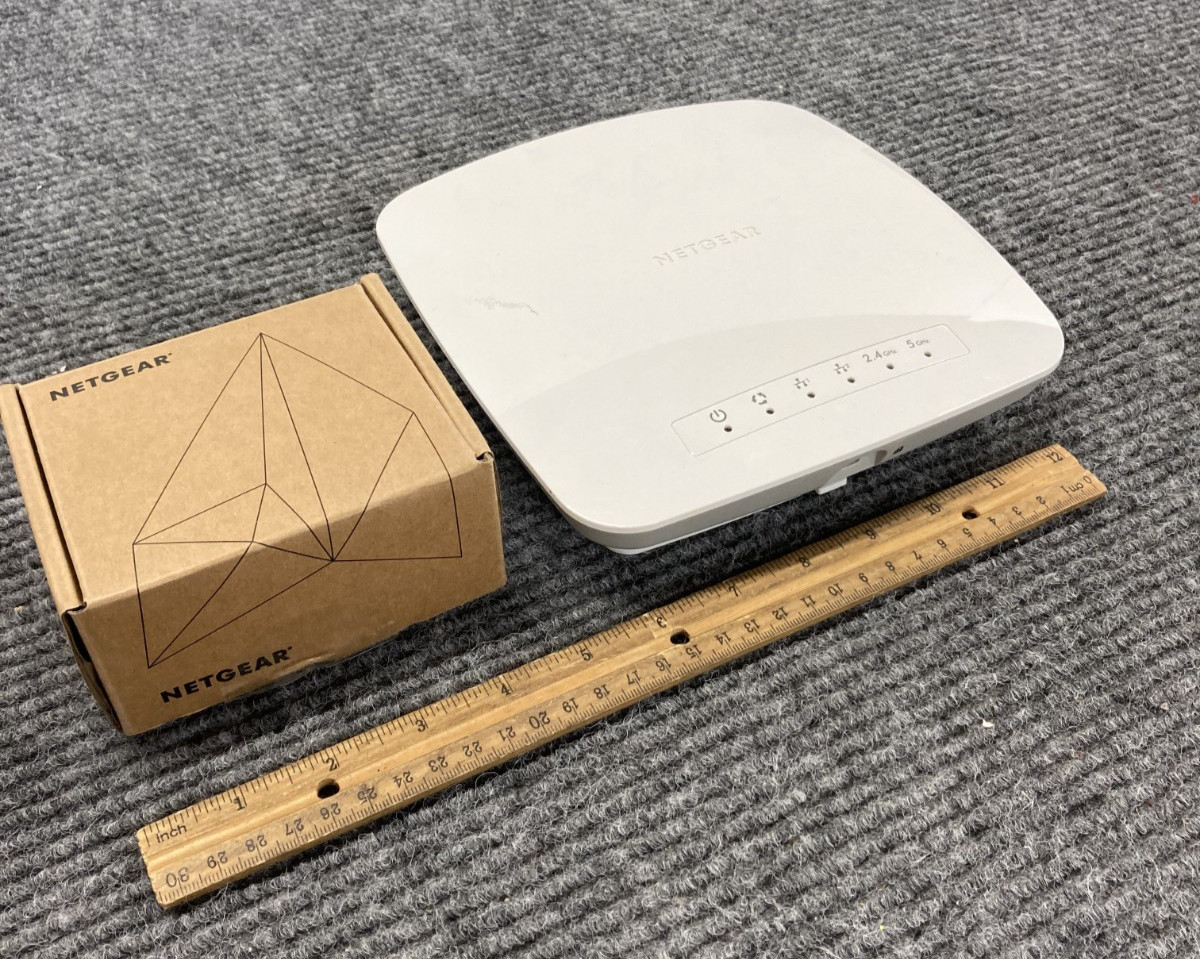 Netgear WAC510 AC WIFI Business Access Point w/ Adapter