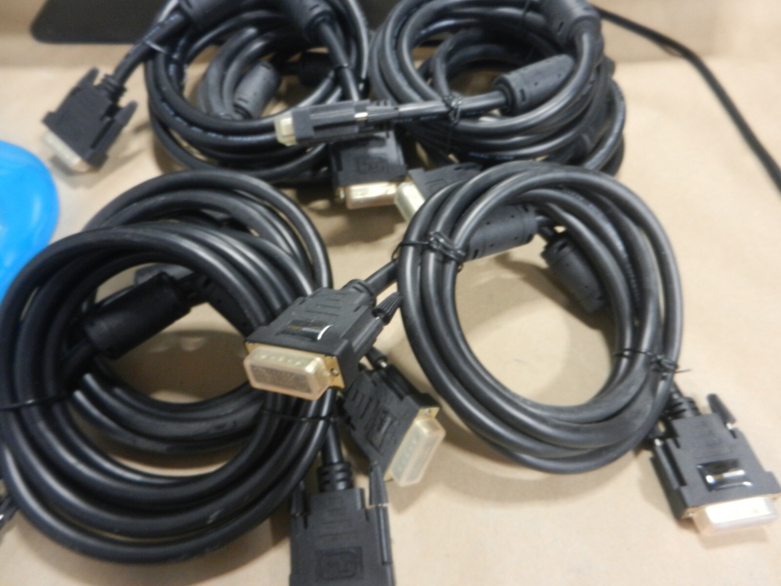 7X  - DVI to DVI Monitor Gold Adapter Cable - 9.8 Feet (3 Meters)  Amazon Basics