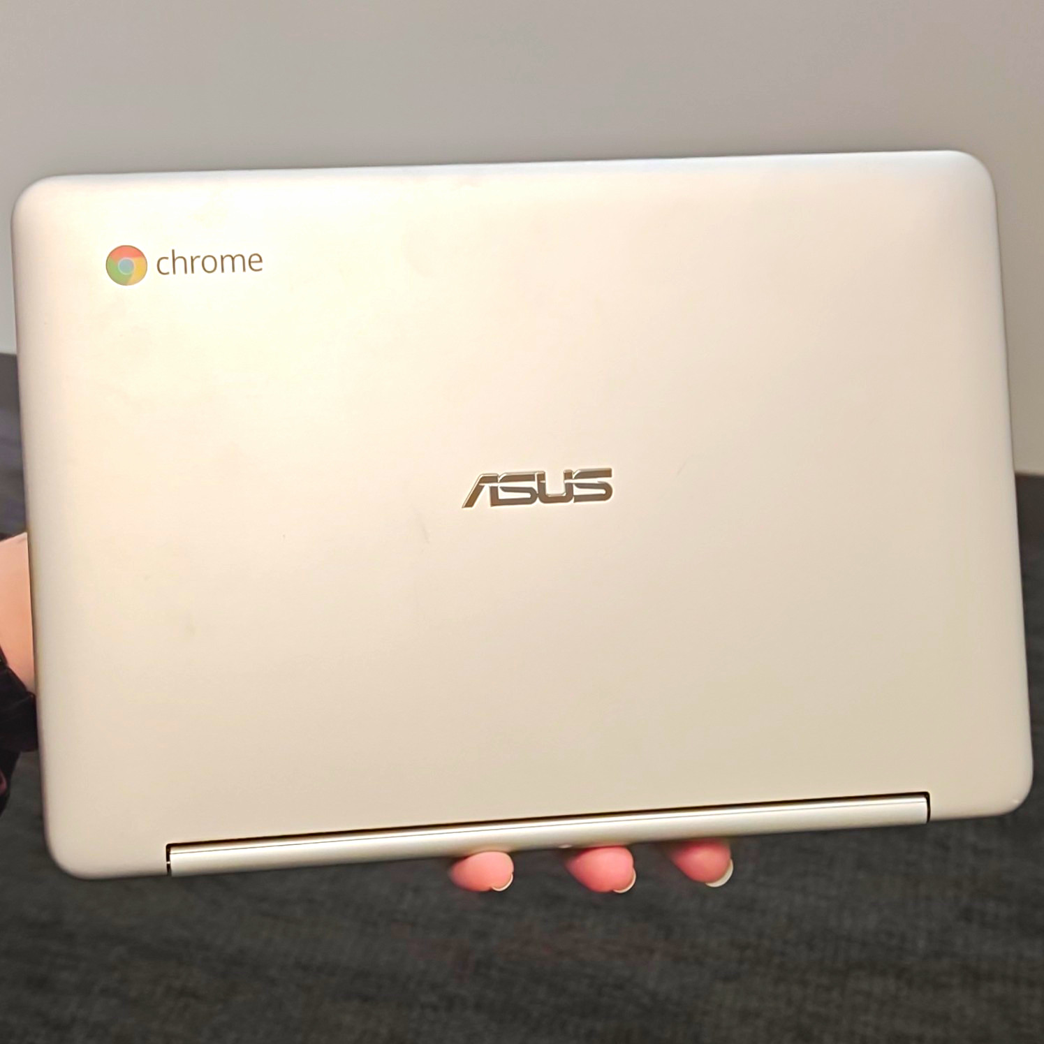 ASUS Chromebook 12" Silver Intel Celeron 4GB RAM 16GB eMMC USB-C Webcam