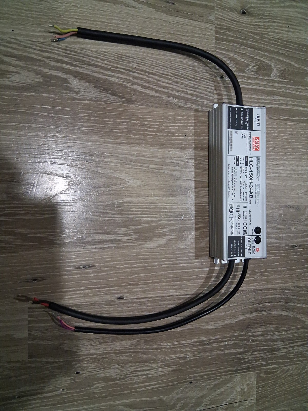 MW Mean Well HLG-150H-24AB  MEAN WELL  Driver per LED Tensione costante 151.2 W