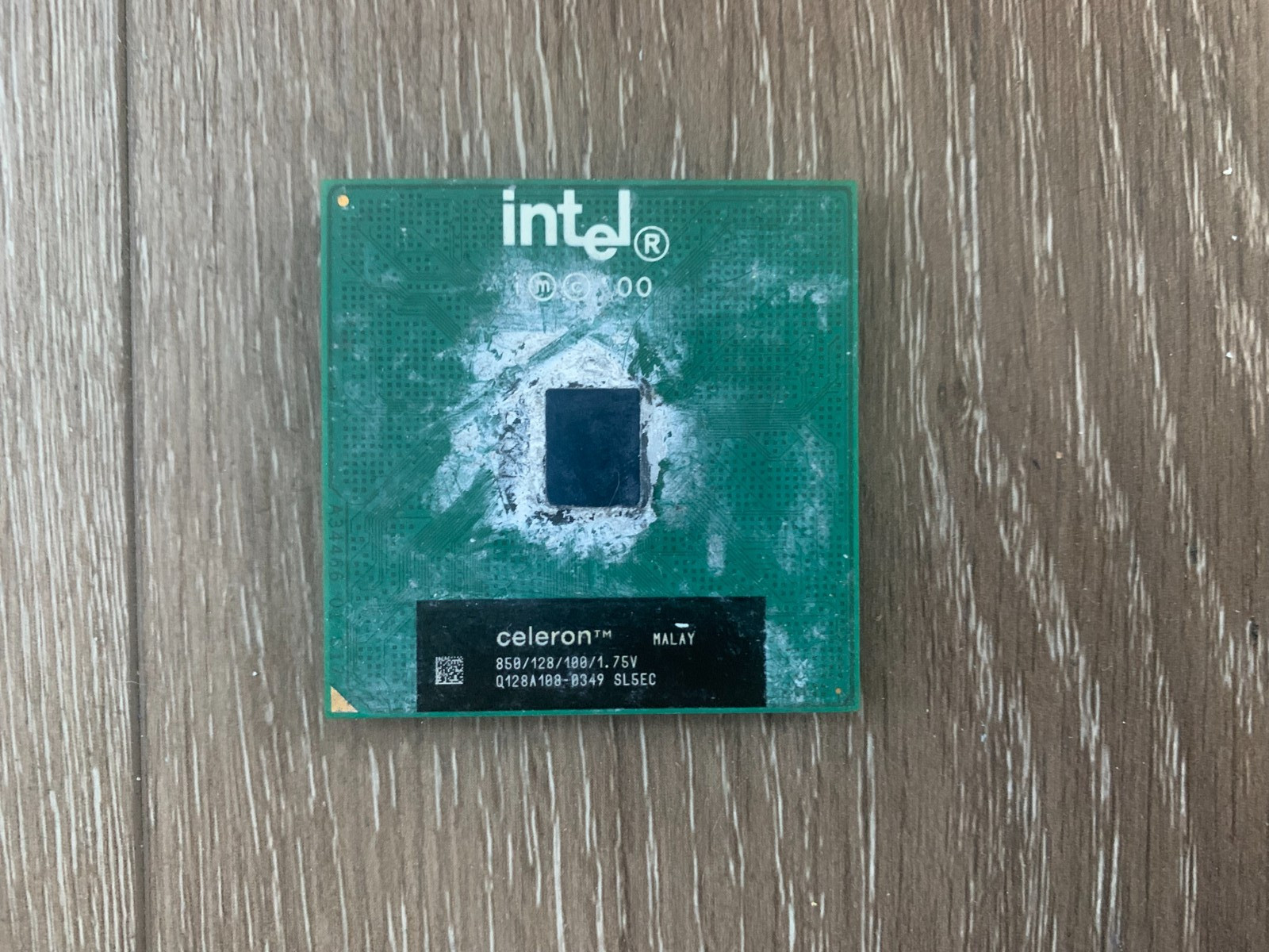 Intel Celeron 850MHz SL5EC CPU 850/128/100/1.75v Socket 370 Processor