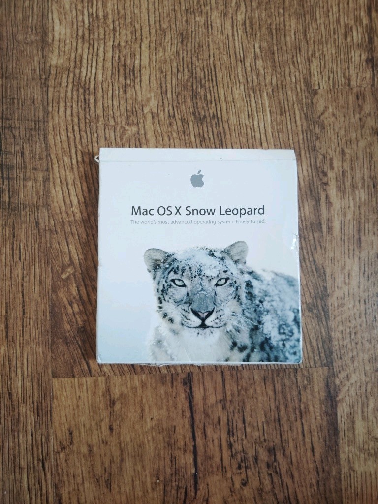 Apple Mac OS X 10.6 Snow Leopard Installation DVD with Box