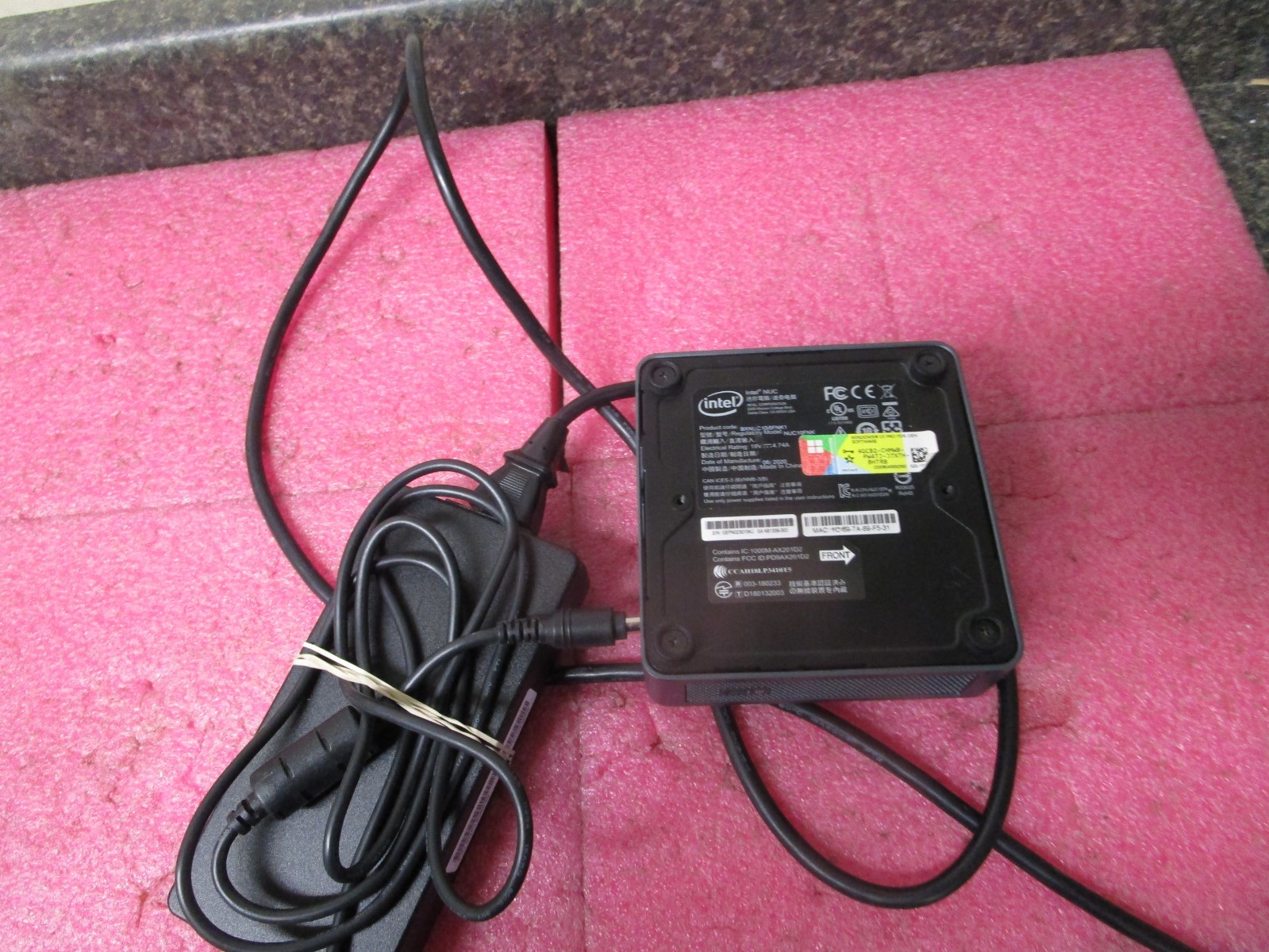 AS IS Intel NUC Mini PC Core I5 10210U + A/C Adapter - Missing RAM & Hard Drive