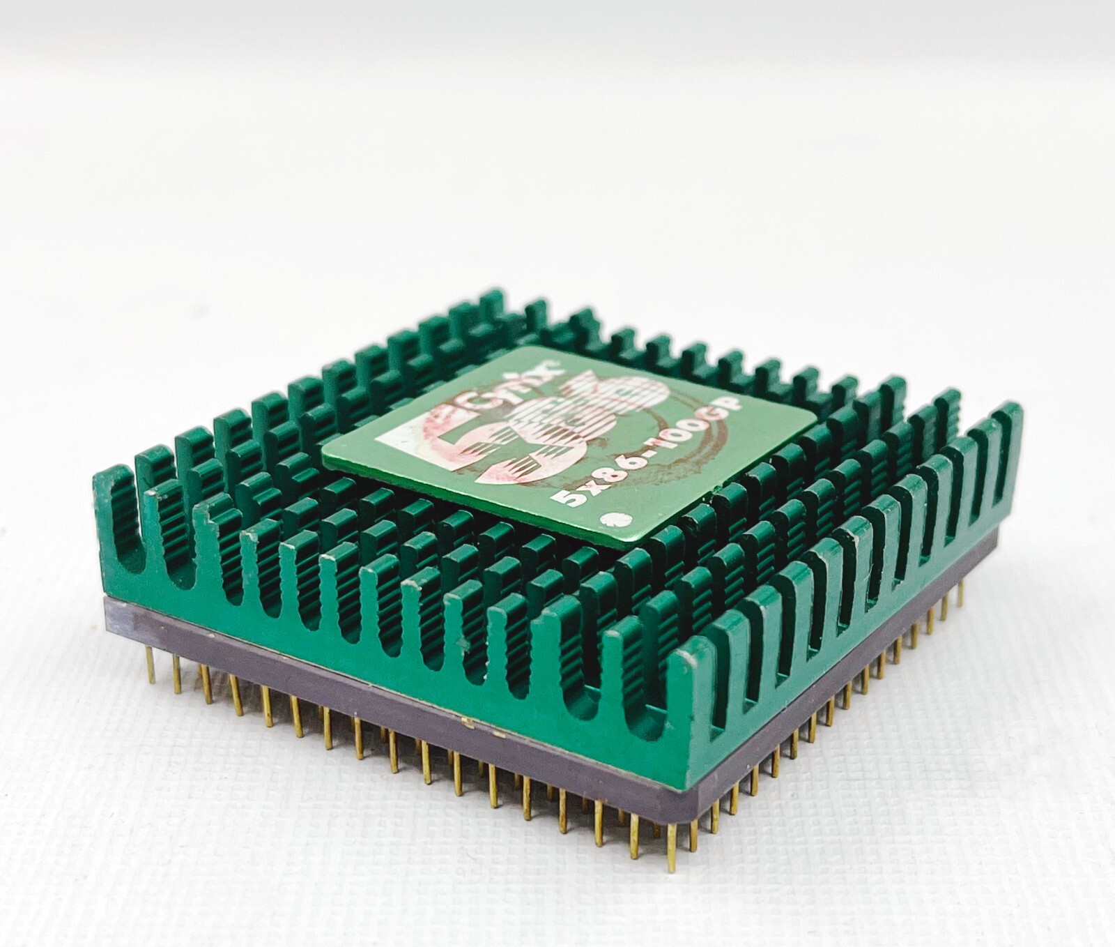 Cyrix 5x86-100GP antique gold cpu collection, physical photos Rare collectibles