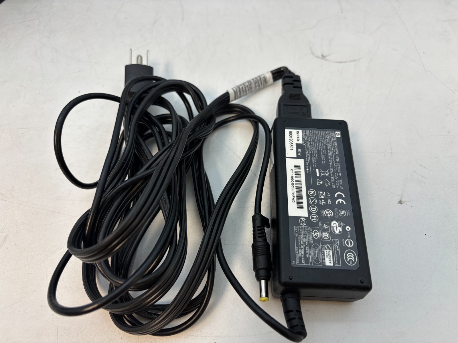 Genuine HP 65W Laptop Charger Compaq Presario C500 C700 F500 F700