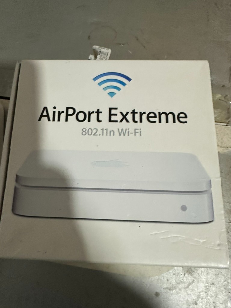 Lot of 2 Apple AirPort Extreme A1143 & Express A1408 WiFi Routers Lot Of 2