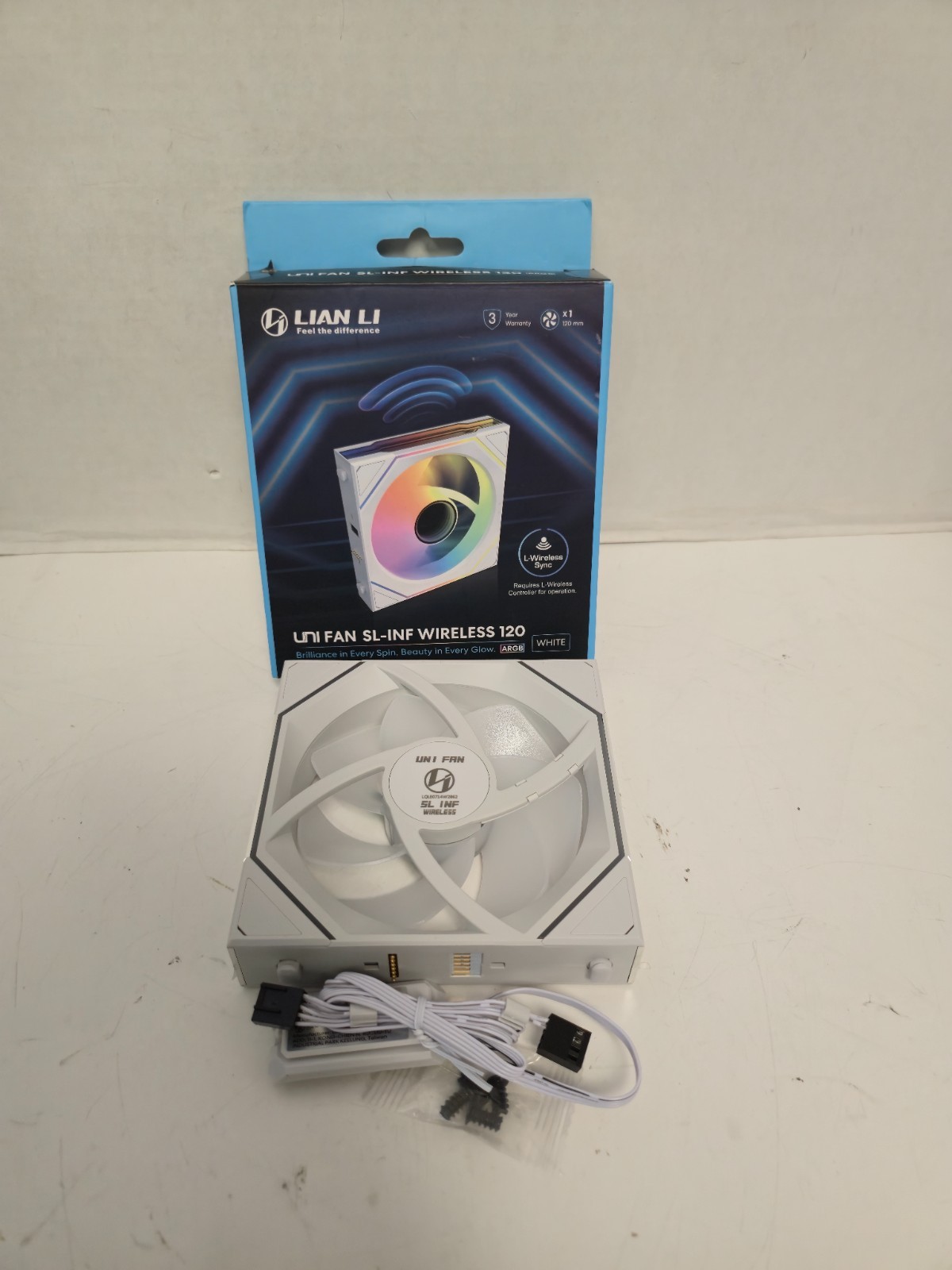 Untested Lian Li SL-INF Wireless 120 - White - COMPLETE