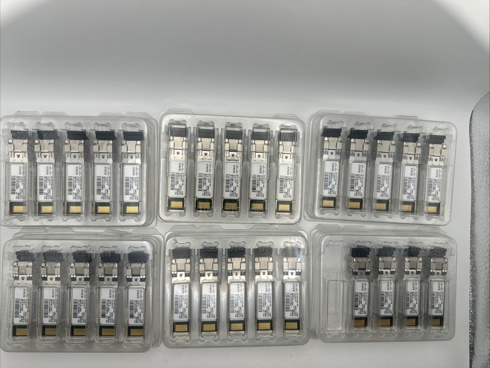 Cisco DS-SFP-FC8G-SW Transceivers Lot Of 29 / New / 