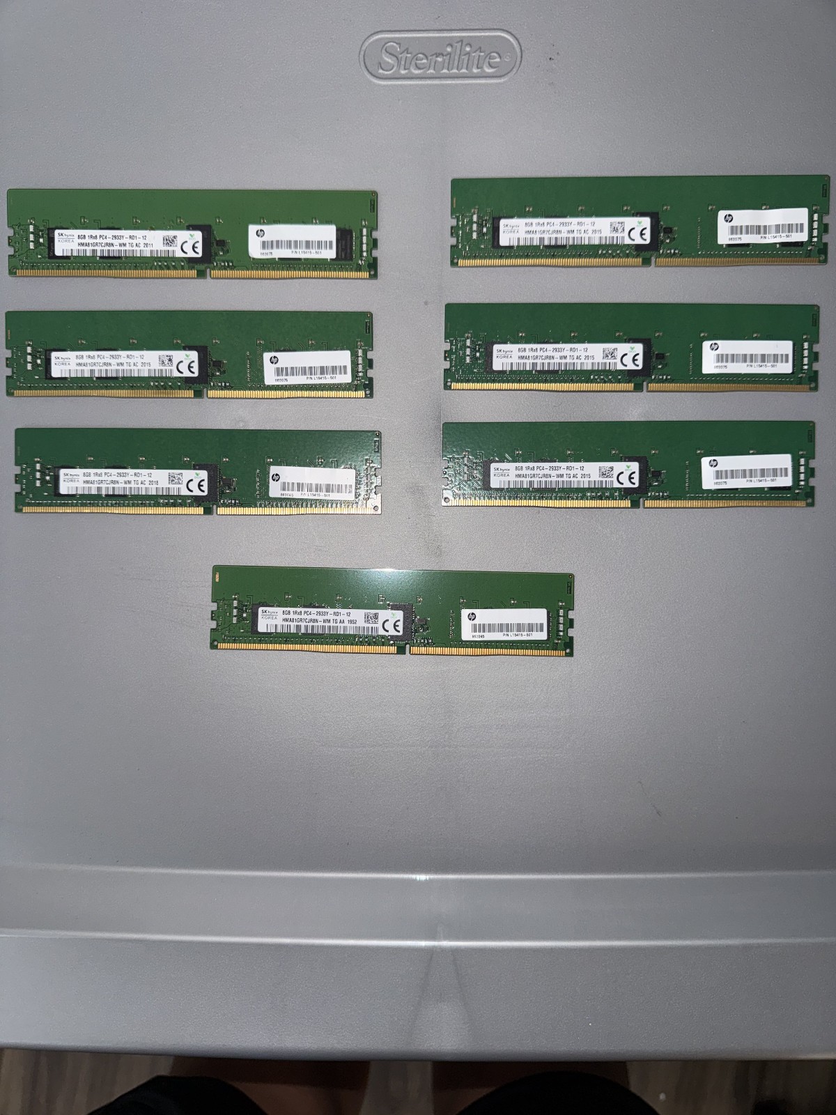 SK Hynix 8GB PC4-2933Y DDR4-2933 RDIMM Server RAM HMA81GR7CJR8N-WN TG