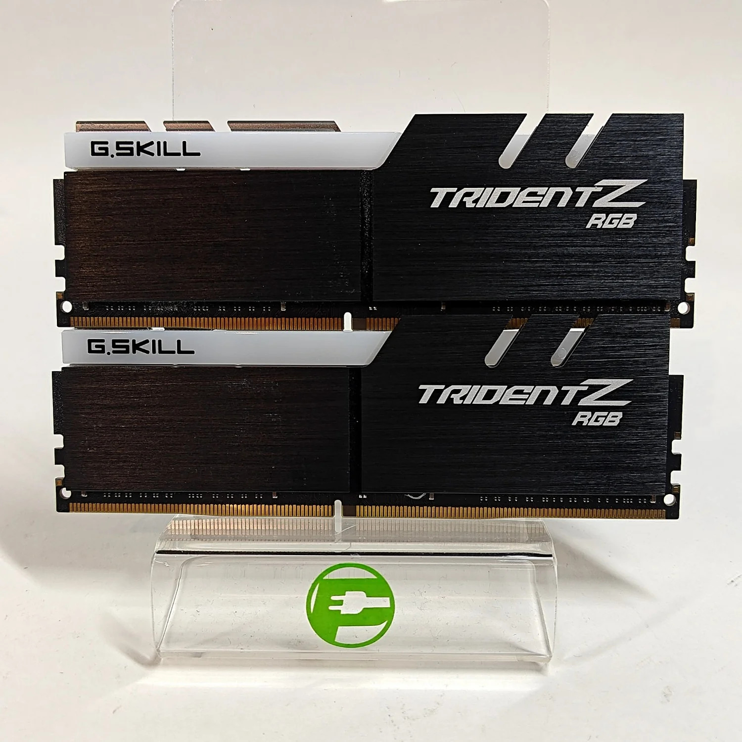 G.Skill Trident Z RGB 32GB (2x16GB) RAM DDR4 3000MHz F4-3000C16D-32GTZR