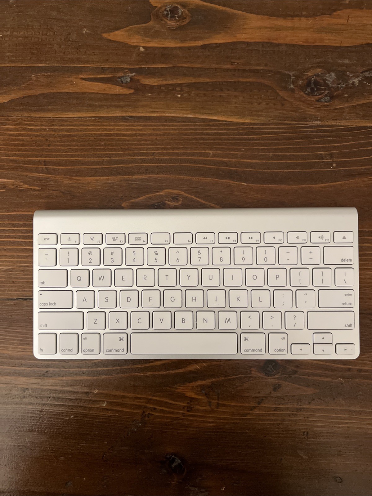 Original Apple Aluminum Wireless Bluetooth Keyboard A1314 Mac MC184LL/A Genuine