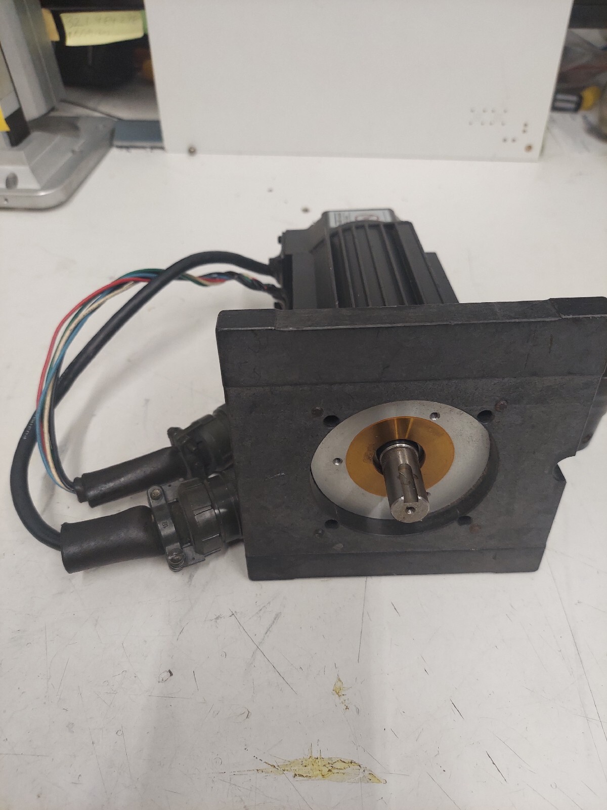 USAREM-03BYA11 YASKAWA AC SERVO MOTOR used excellent condition M64