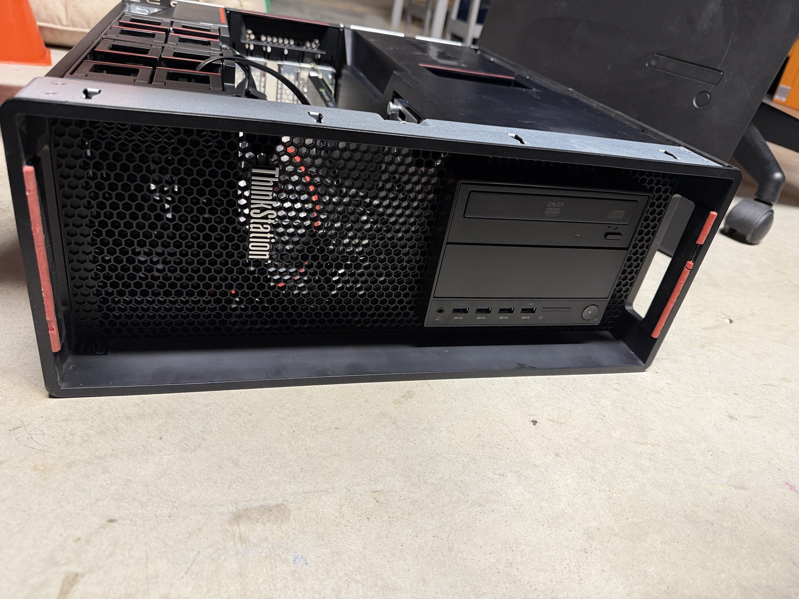 Lenovo ThinkStation P500 Xeon E5-2699v3  32GB RAM 512GBSSD Nvidia K2200 4G