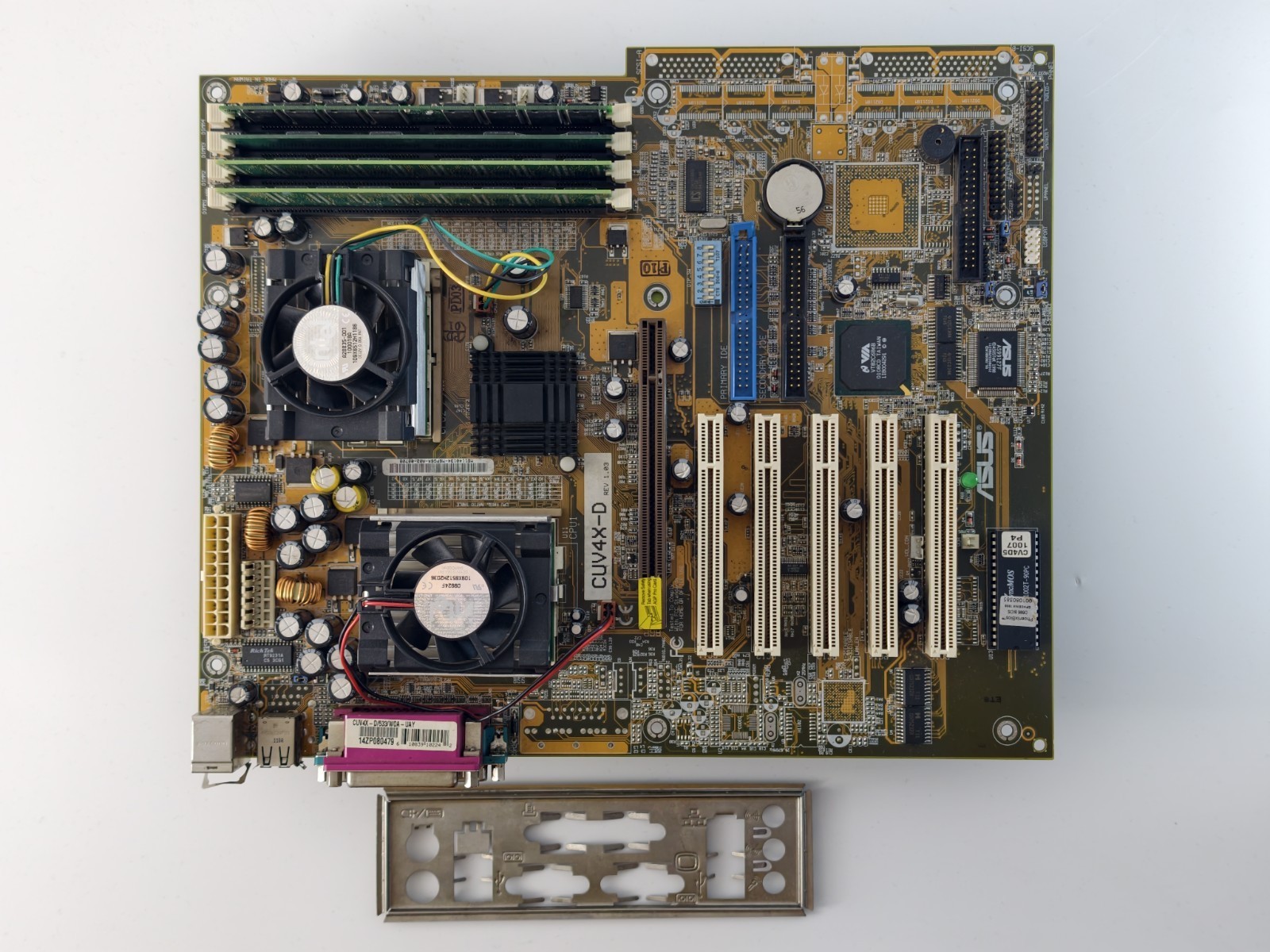 ASUS CUV4X-D Rev. 1.03 ATX Motherboard + 2 x INTEL Pentium III 1 Ghz, 1 GB RAM