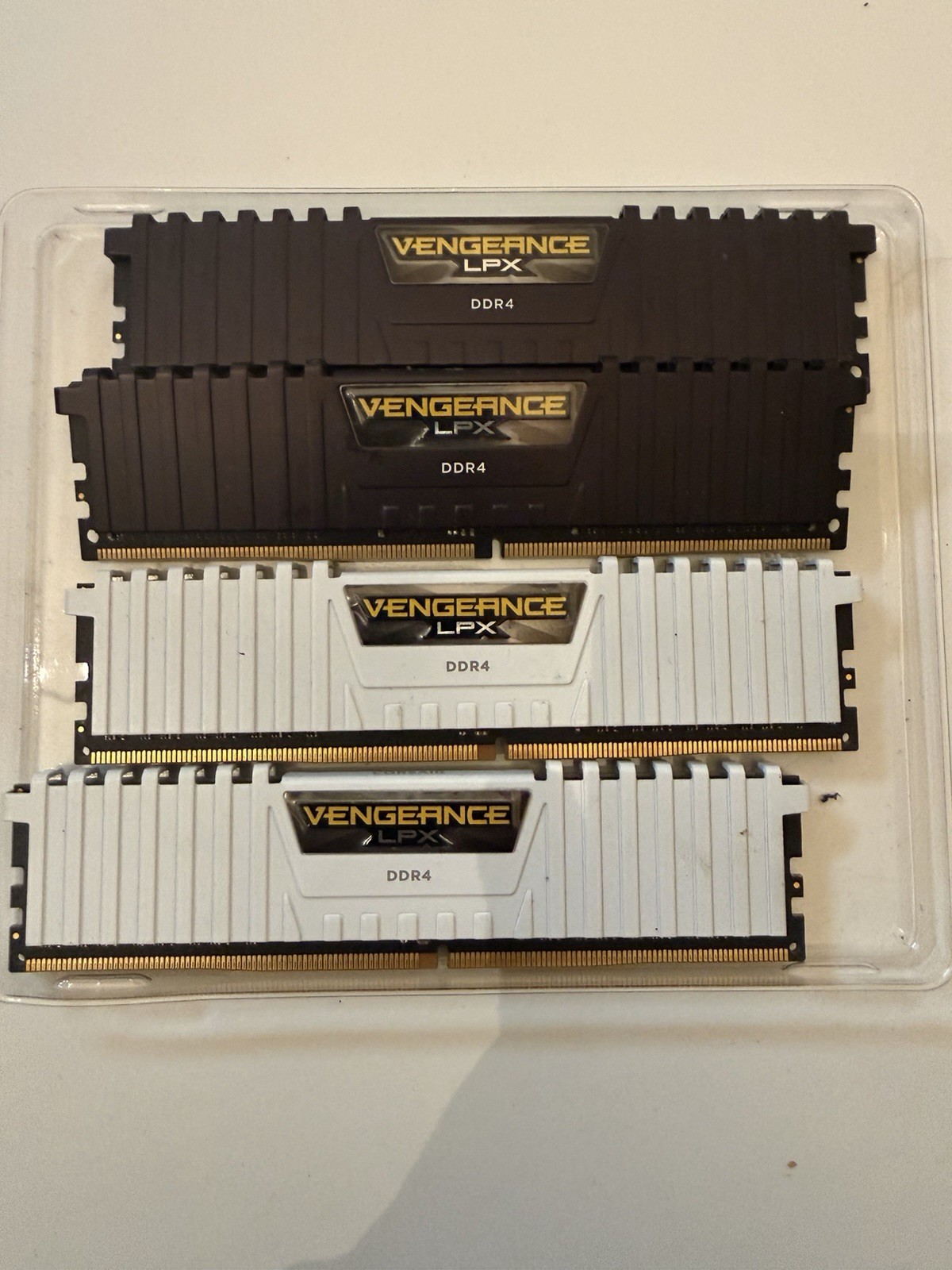 Corsair Vengeance LPX 32GB (4x8GB) DDR4 2666MHz Desktop RAM Black & White