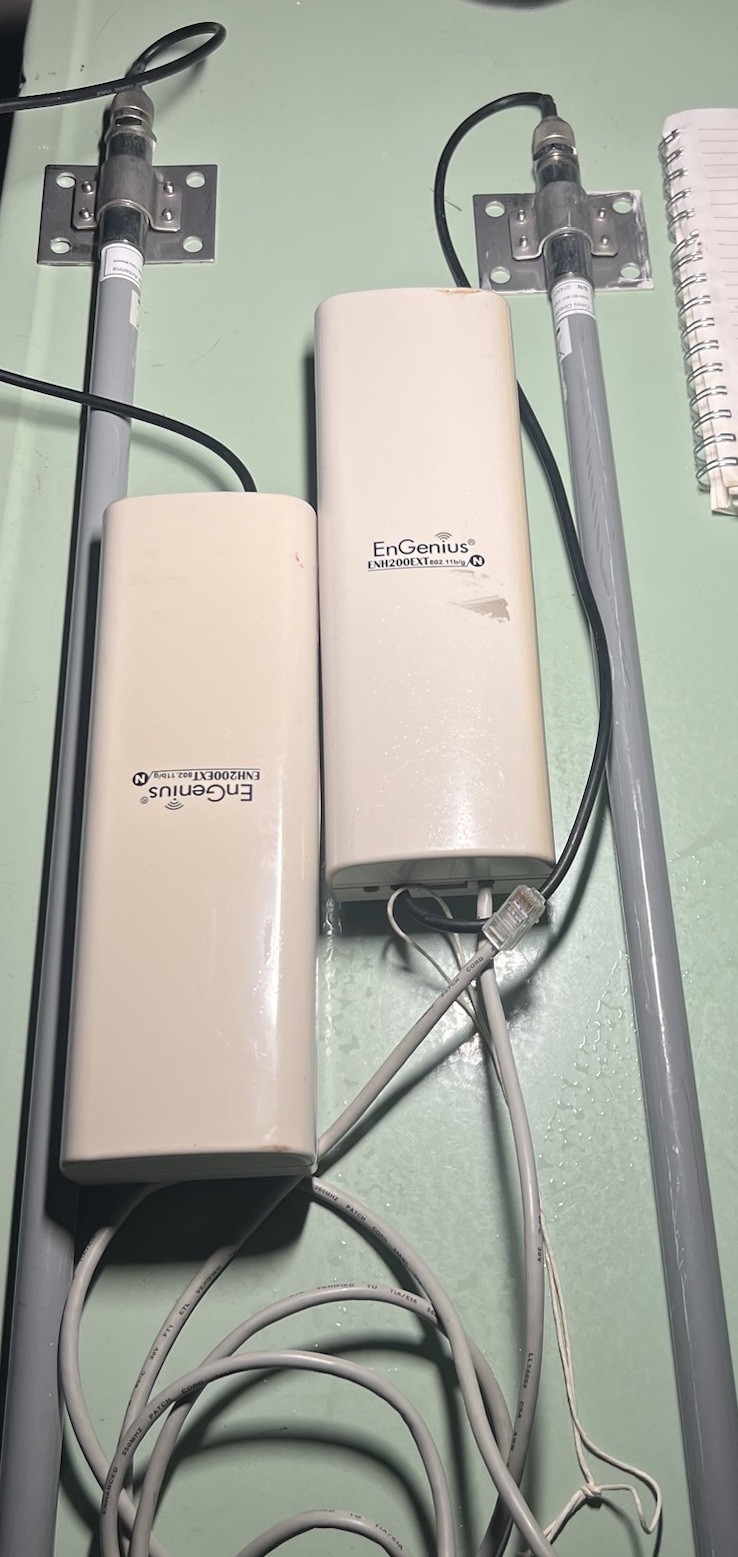 Lot of 2 EnGenius ENH200EXT Outdoor Wireless Access Points + 2 Omni Antennas