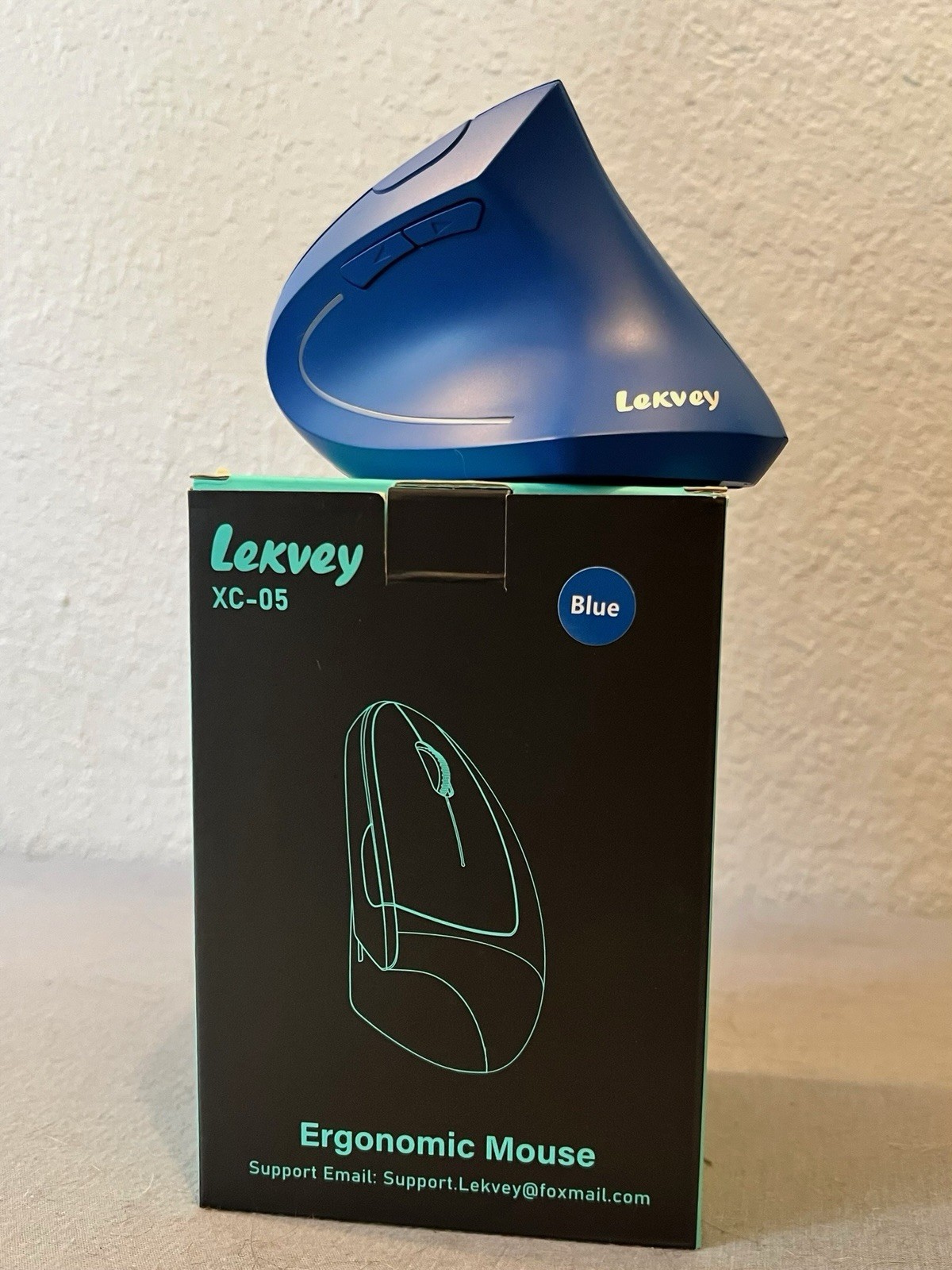 Lekvey Ergonomic Wireless Vertical Mouse XC-05 With Adjustable DPI & USB Rec