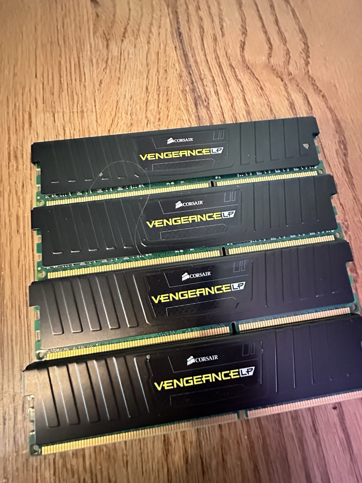 Corsair Vengeance LP 16GB (4x4GB) DDR3 1600MHz 240-Pin DIMM CML8GX3M2A1600C9