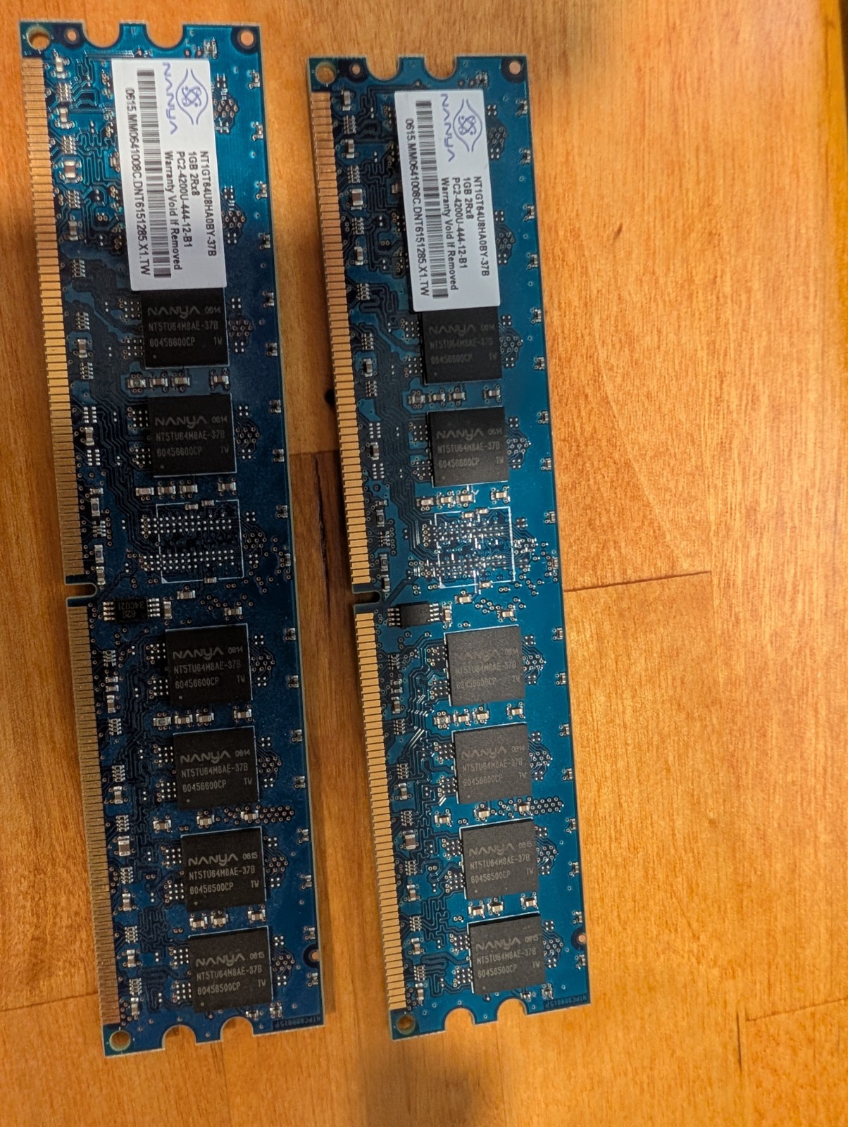 Lot of 2 Nanya 1GB 2rx8 pc2-4200u DDR2 533MHz 1.8v (2GB Total)