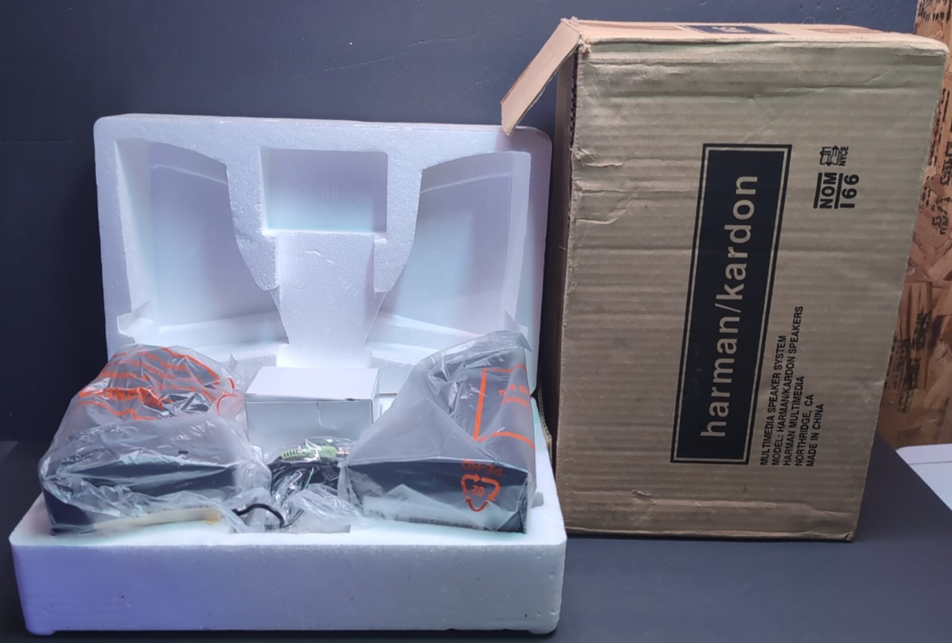 Harman Kardon Multimedia Speaker System Dp/n 01d430 New Open Box 