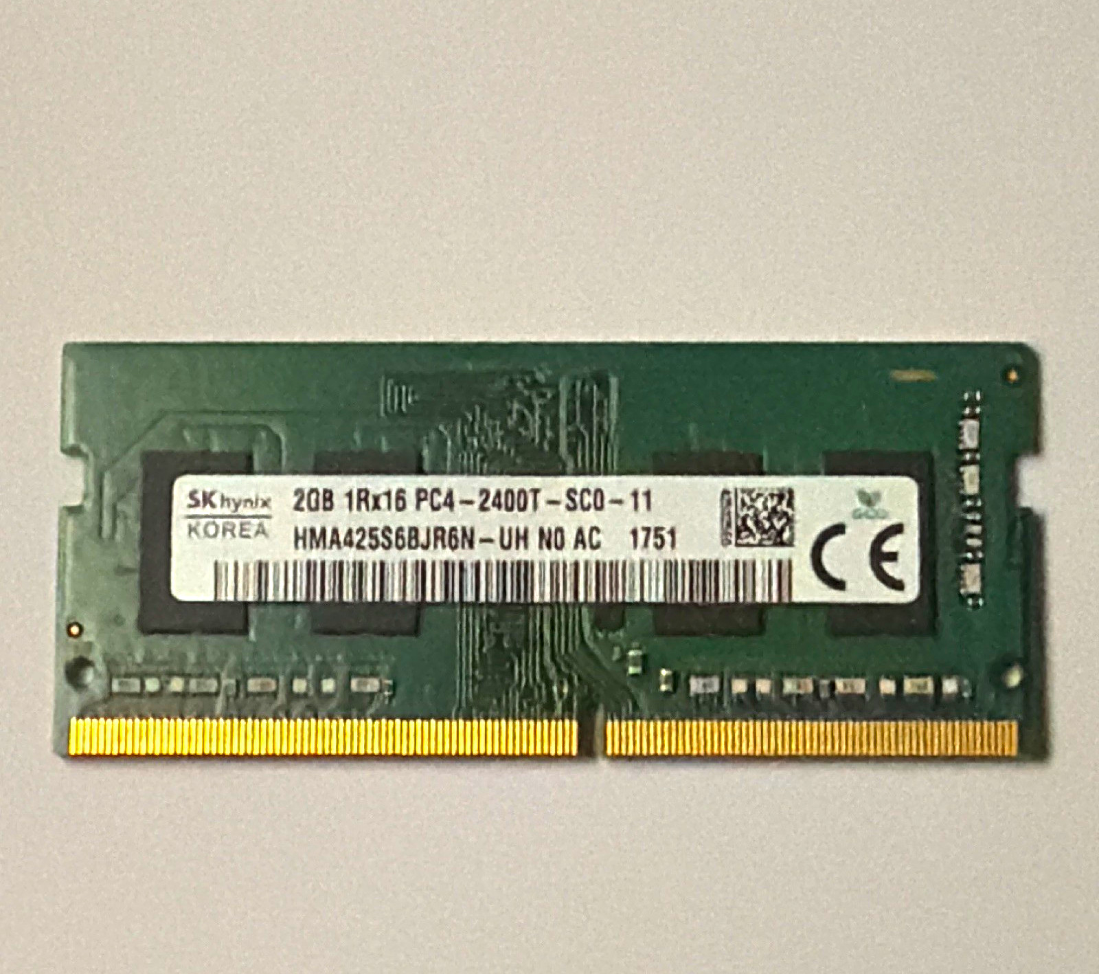 SK hynix 2GB DDR4 SO-DIMM PC4-2400T 260-Pin Non-ECC RAM HMA425S6BJR6N-UH