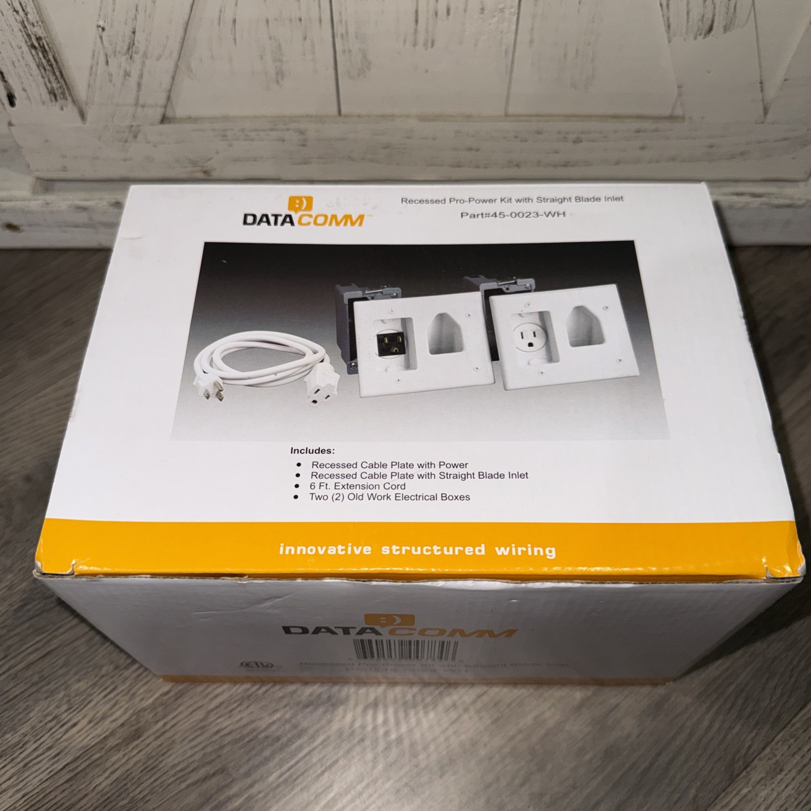 Data Comm Electronics 45-0023-WH Recessed Pro-Power Kit New Open Box