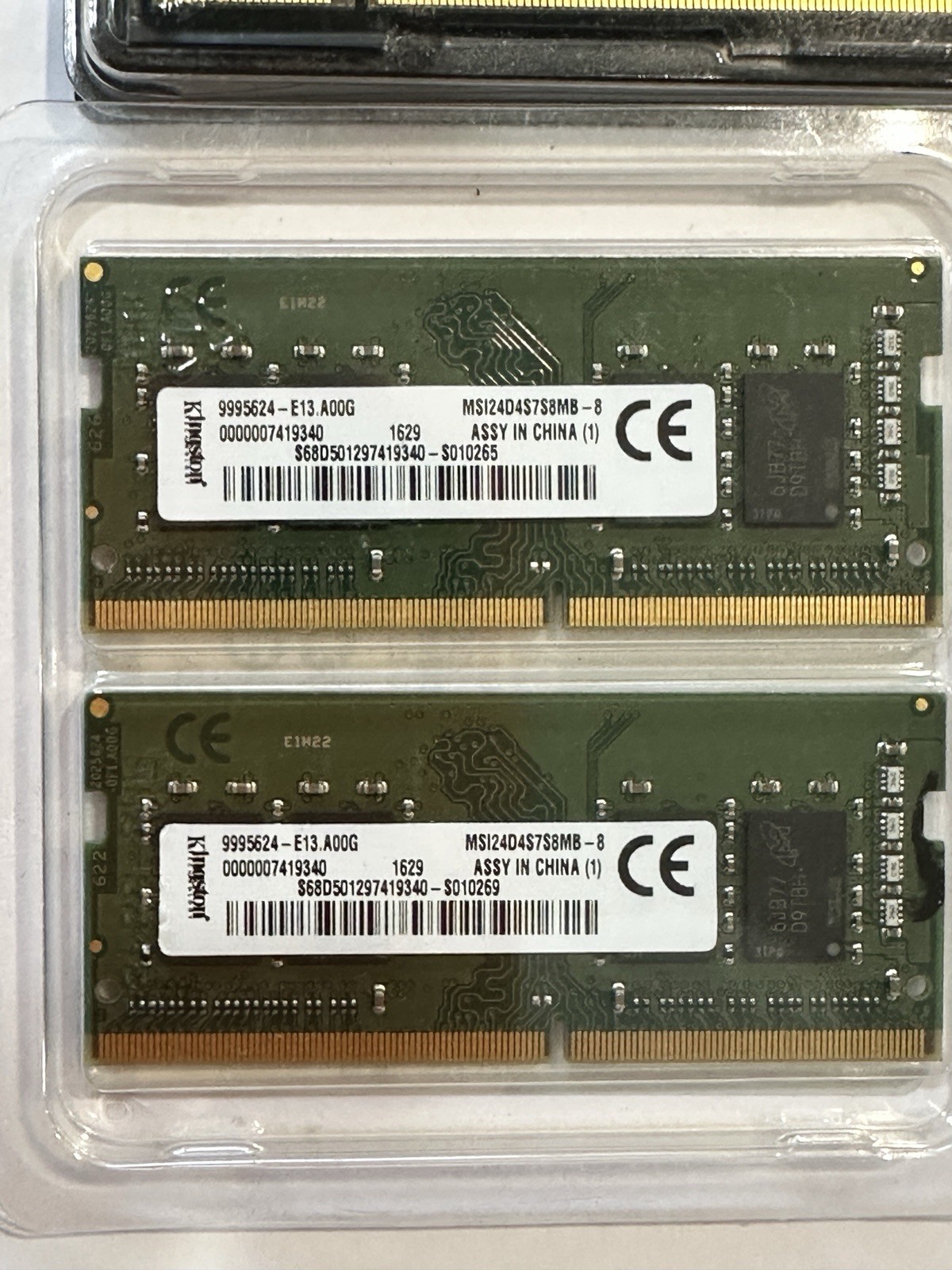 2 x Kingston MSI24D4S7S8MB-8 8GB DDR4-2400 (PC4-19200)  SO-DIMM laptop RAM