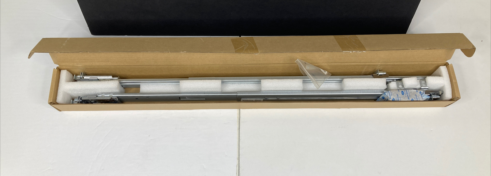 IBM X3550 X3650 Rail Kit Gen 2 69Y4391 (P/N: 69Y1365)