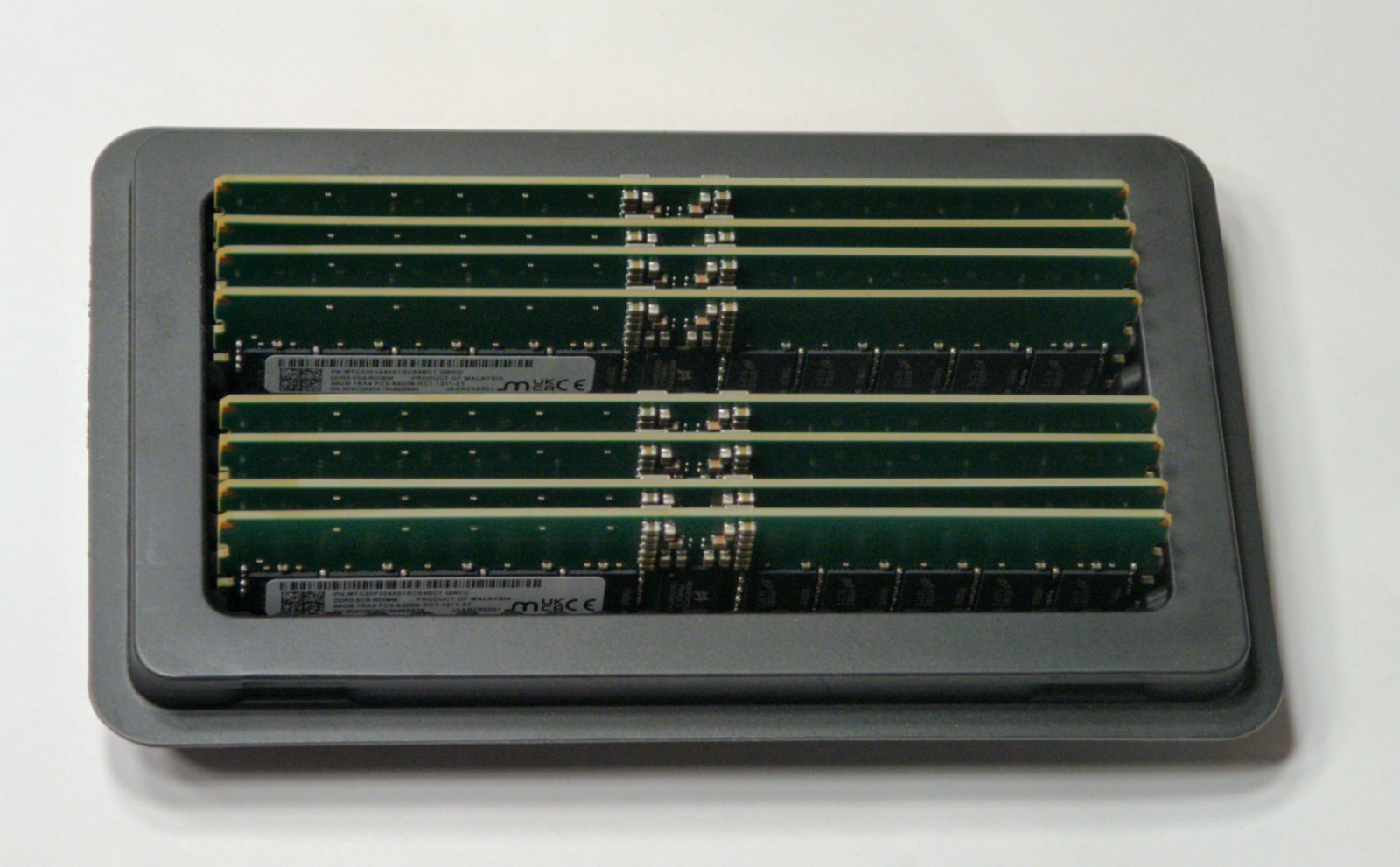 384GB (8x 48GB) Micron DDR5-6400 RDIMM Server memory MTC20F104XS1RC64BC1R