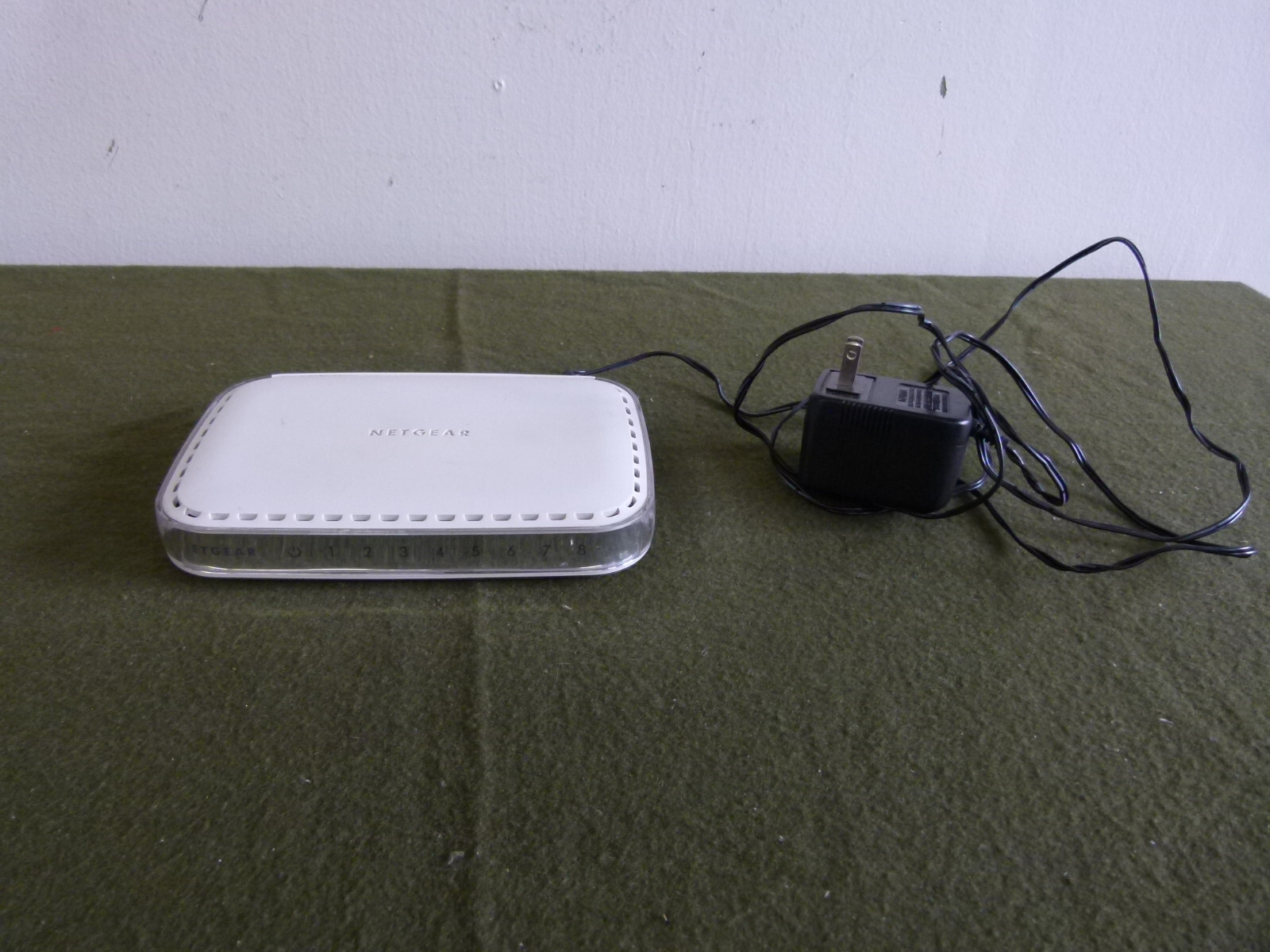 NetGear 8-Port 10/100/1000 Mbps Switch GS608 v2 with Power Supply
