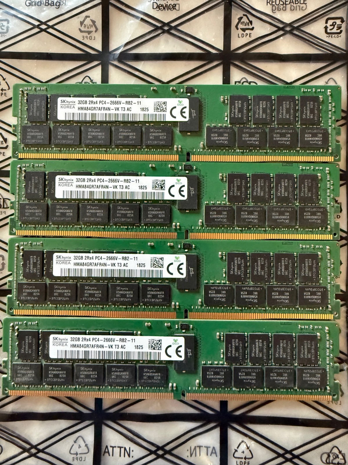 SK Hynix 4x32GB (128GB) DDR4-2666 ECC RDIMM 2Rx4 PC4-21300R HMA84GR7AFR4N-VK RAM