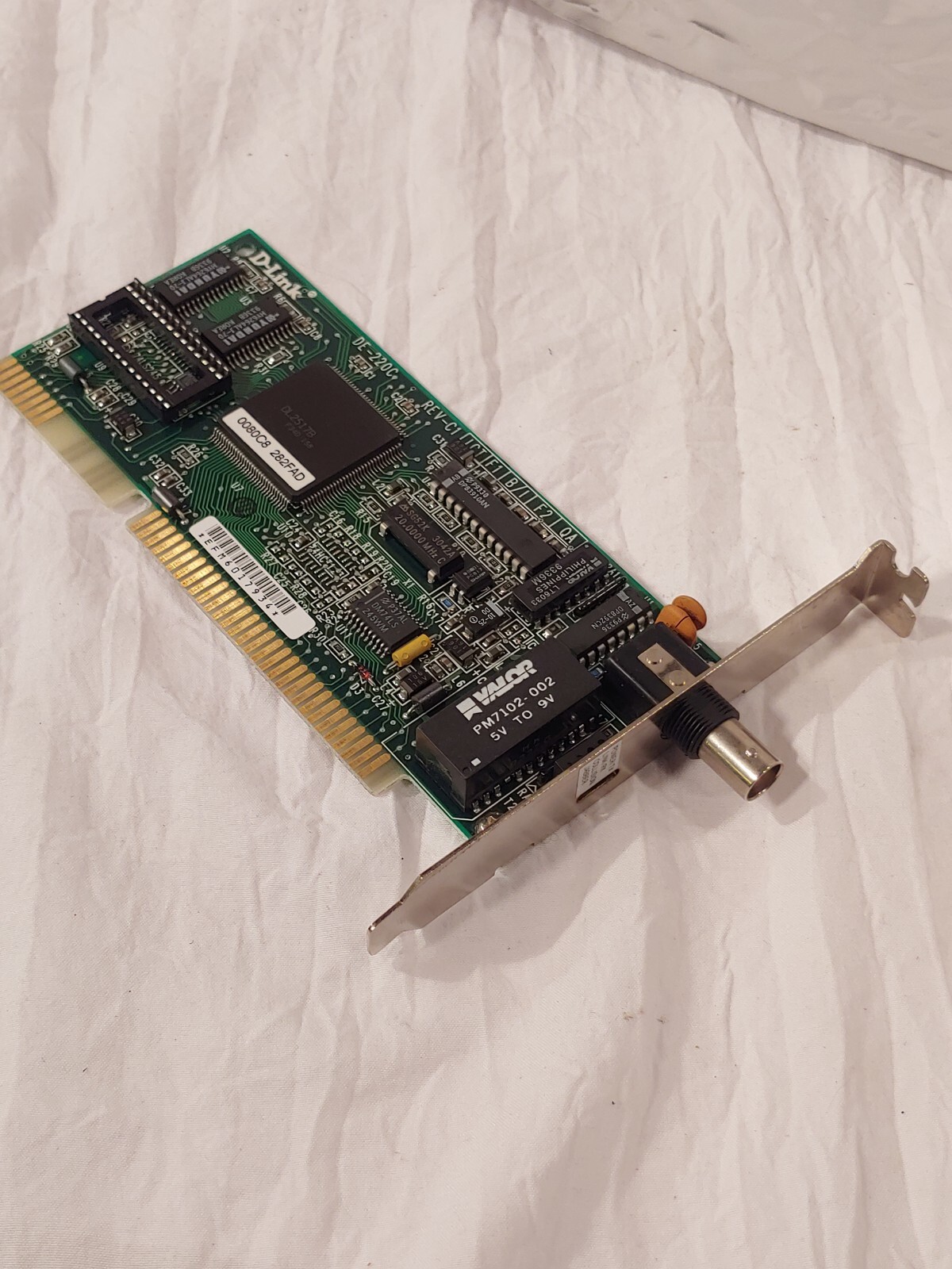DE-220C REV-C1 "D-LINK" NETWORK INTERFACE CARD GENTLY USED