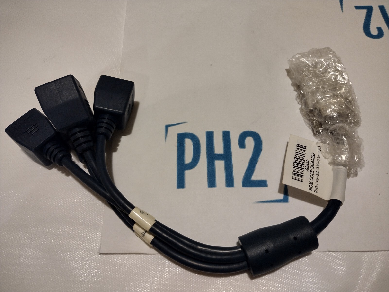 HPE		JG263A	NEW Genuine Network Cable SIC-16AS- 1.81"(0.3M) - 4 x RJ-45 Male