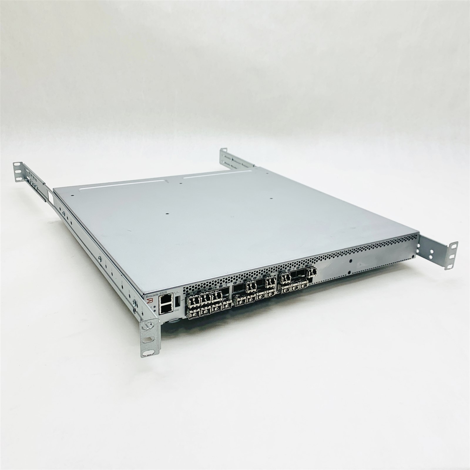 Brocade 6505 16Gb Fibre Channel SAN Switch 24-Port SFP+ 088NXW DL-6505-12-8G-0R