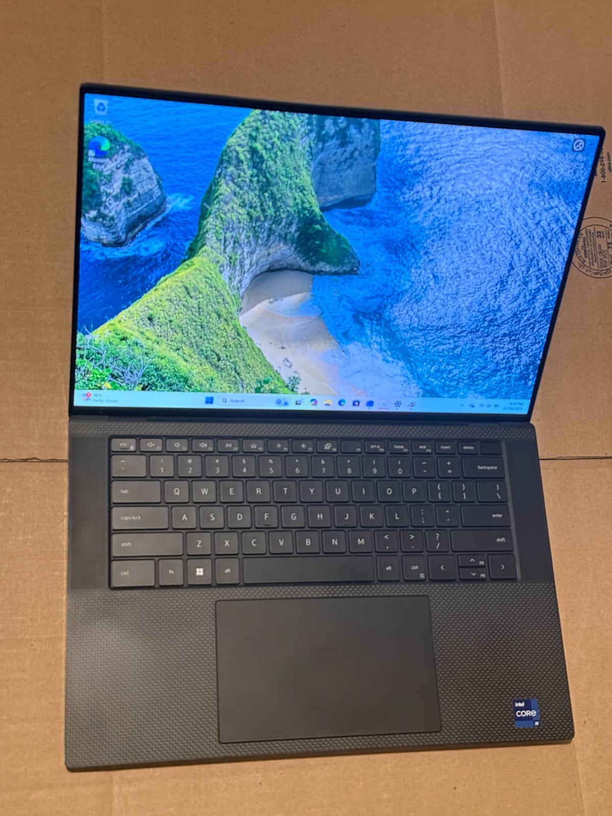 Dell XPS 15 9520 i9-12900HK OLED 32GB 512GB SSD GeForce RTX 3050 Ti Touchscreen