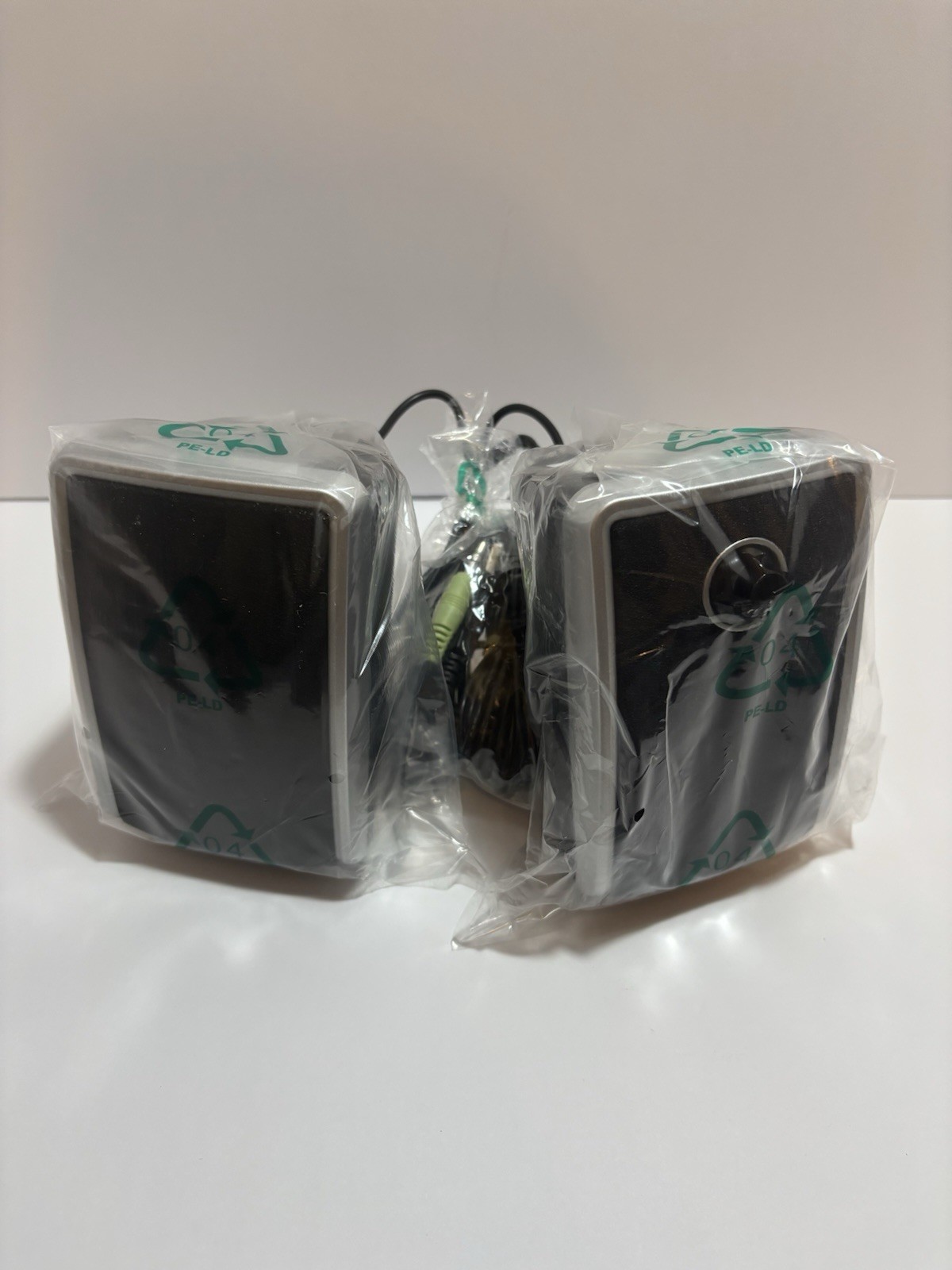 Computer Speakers Digital Experience USB Powered Model GEMPU1-0G 5ft Cable Used