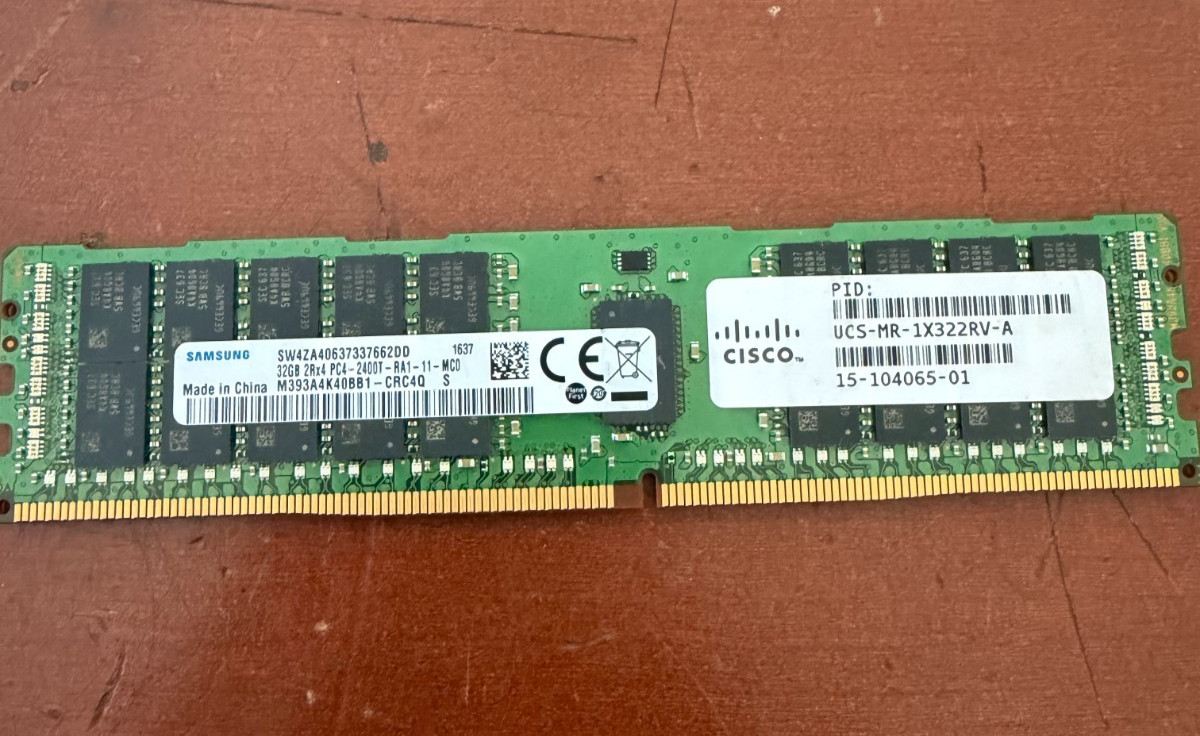 Samsung 32GB DDR4-2400 ECC RDIMM 2Rx4 PC4-19200 M393A4K40BB1-CRC0Q Server RAM