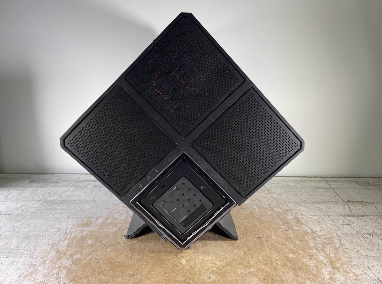 HP OMEN X 900-260XE i7-7820X @ 3.60GHz, NO RAM/NO GPU/NO HDD/OS - (FOR PARTS)