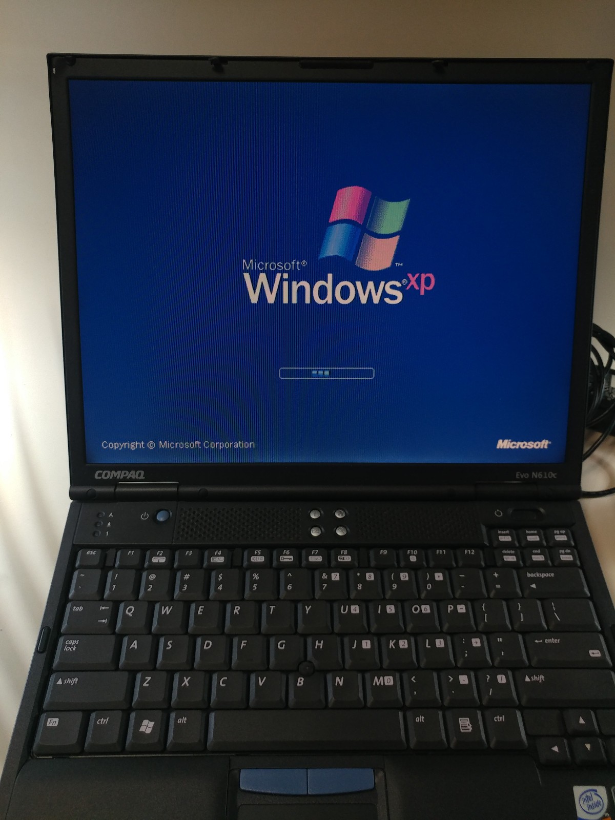 Vintage COMPAQ EVO N610C | PENTIUM 4 1MB RAM 40GB HDD | XP Boot | READ 