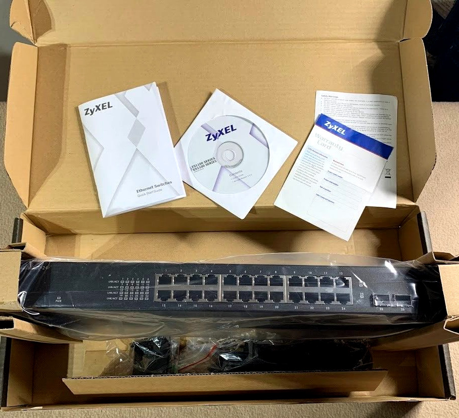 ZyXEL GS1100-24  24-Ports Gigabit Rack-Mountable Ethernet Switch boxed