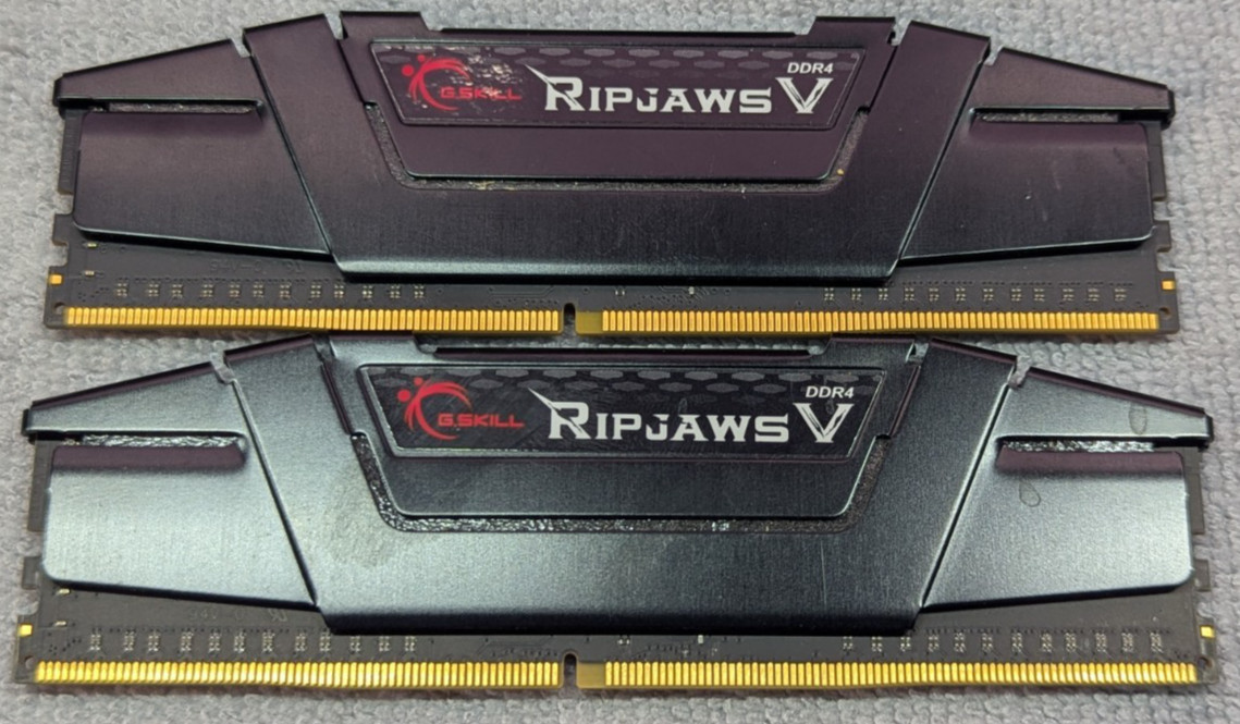 G.Skill Ripjaws V 8GB (2x4GB) RAM DDR4 3200MHz F4-3200C16D-8GVKB