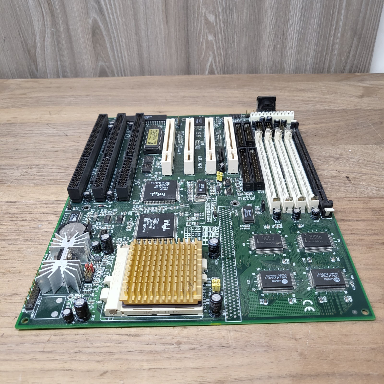 A-Trend ATC-1020 Socket 7 Motherboard Intel Pentium 90MHz SX879 CPU Vintage