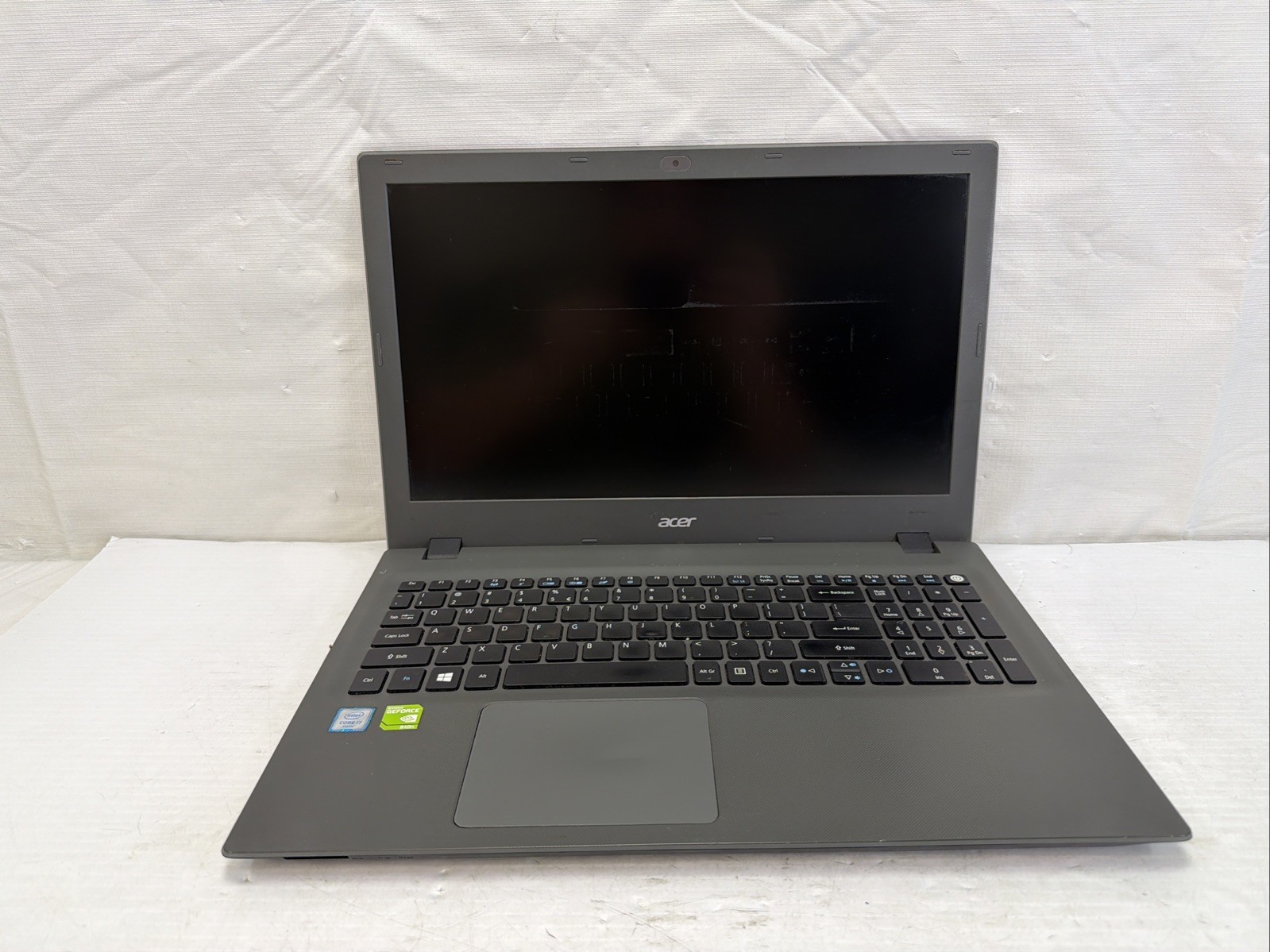 Acer Aspire E5-574G  Intel Core i7-6500U NVIDIA 940M 8 GB Ram 1 TB HDD Win 11