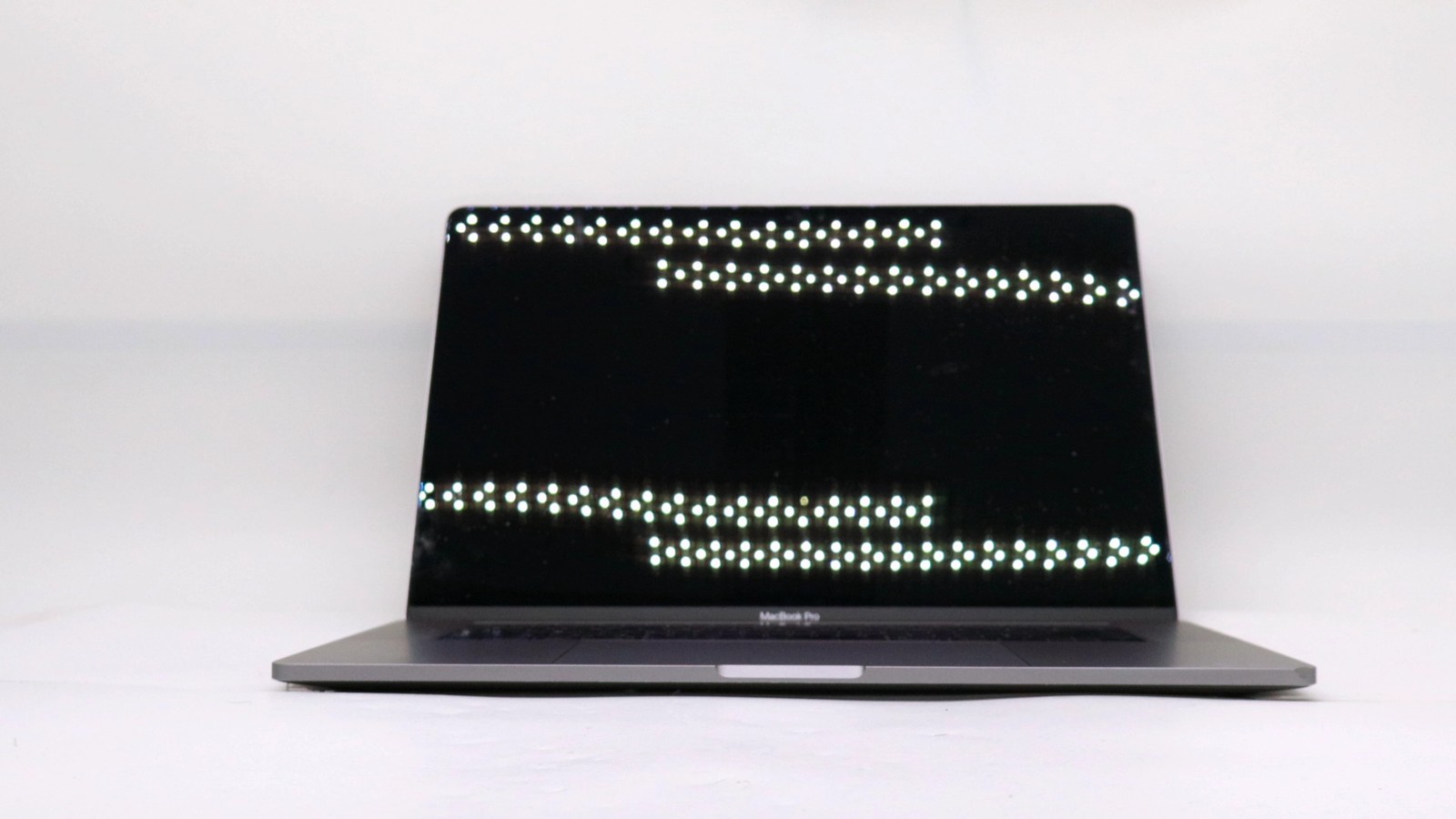 Apple Macbook Pro 15" i7-8850h 16GB 512GB BATTERY ISSUE