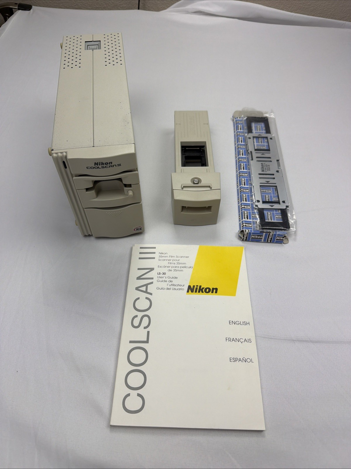 Nikon CoolScan III LS-30 Film Scanner, SA-20 Film Adapter, FH02 Film Holder