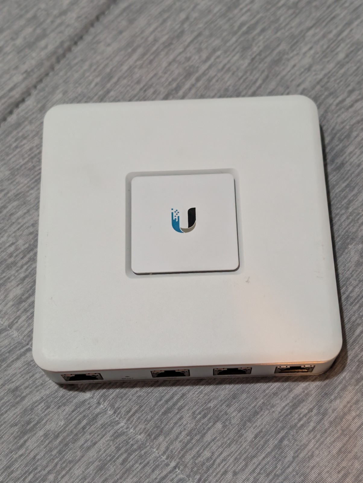 Ubiquiti Networks UniFi Security Gateway - White (USG) *READ Desc*