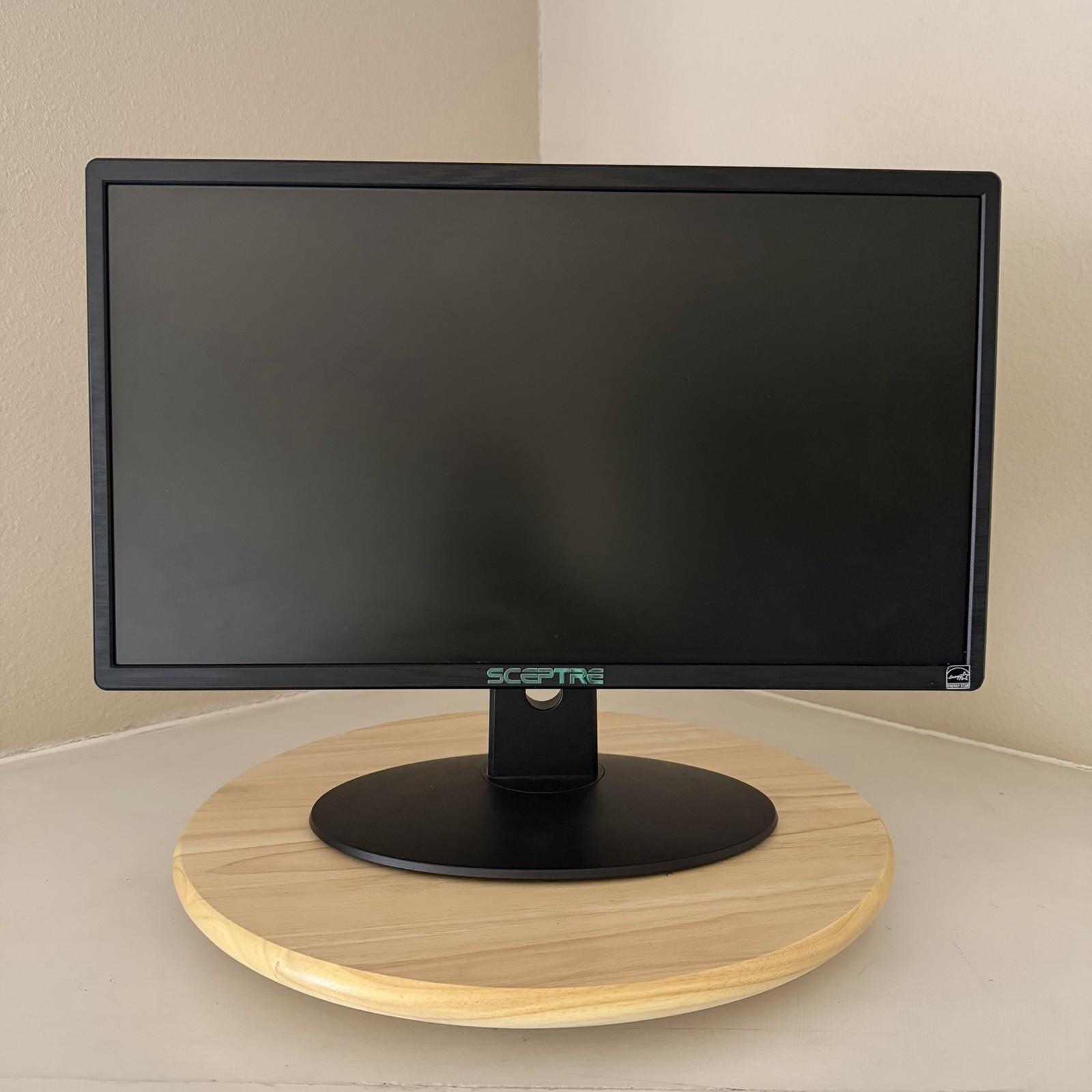 Sceptre Model J20 E205W-1600SR 20" Widescreen LED Monitor W/ HDMI Cord