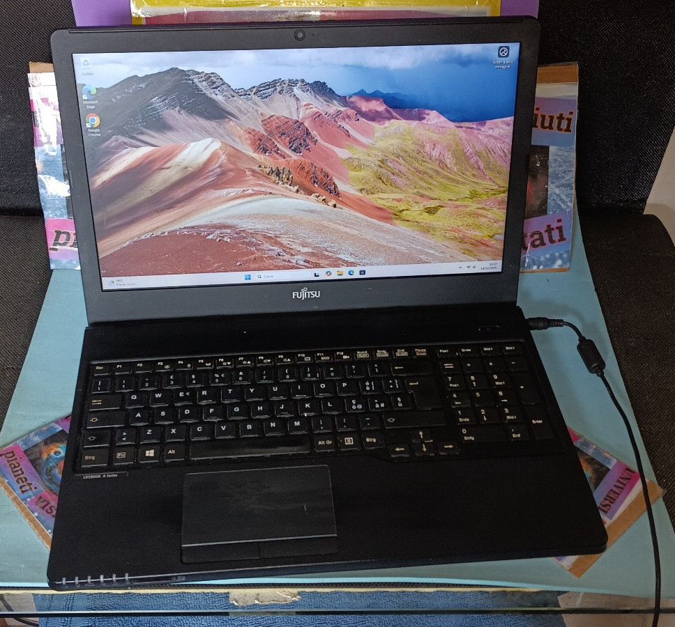 Fujitsu LifeBook A357 15.6" FULLHD I3-6006u 2.0Ghz 8gb 128gb nvme windows 11