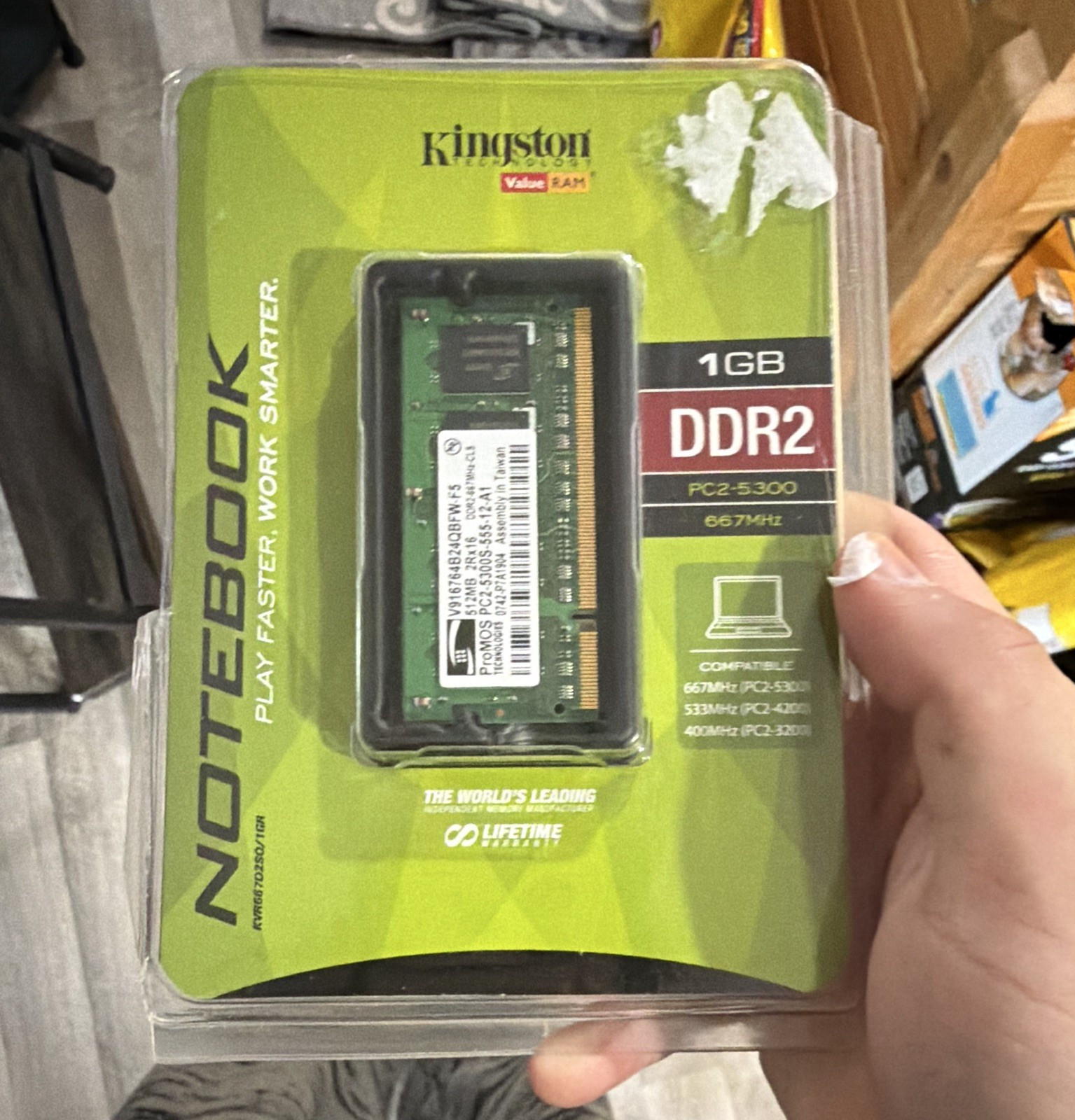 Kingston ValueRAM 1GB DDR2 SO-DIMM 200-Pin PC2-5300 DDR2-667 KVR667D2S5/1G