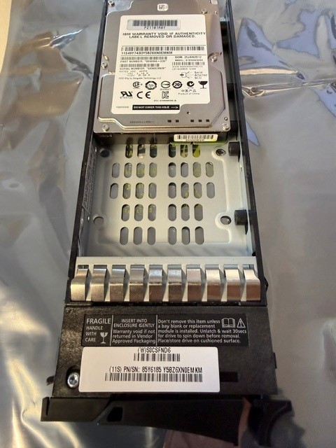 IBM 85Y6185-X 300Gb 15K RPM 2.5" 6Gbps SAS ST9300653SS HDD Hard Disk Drive
